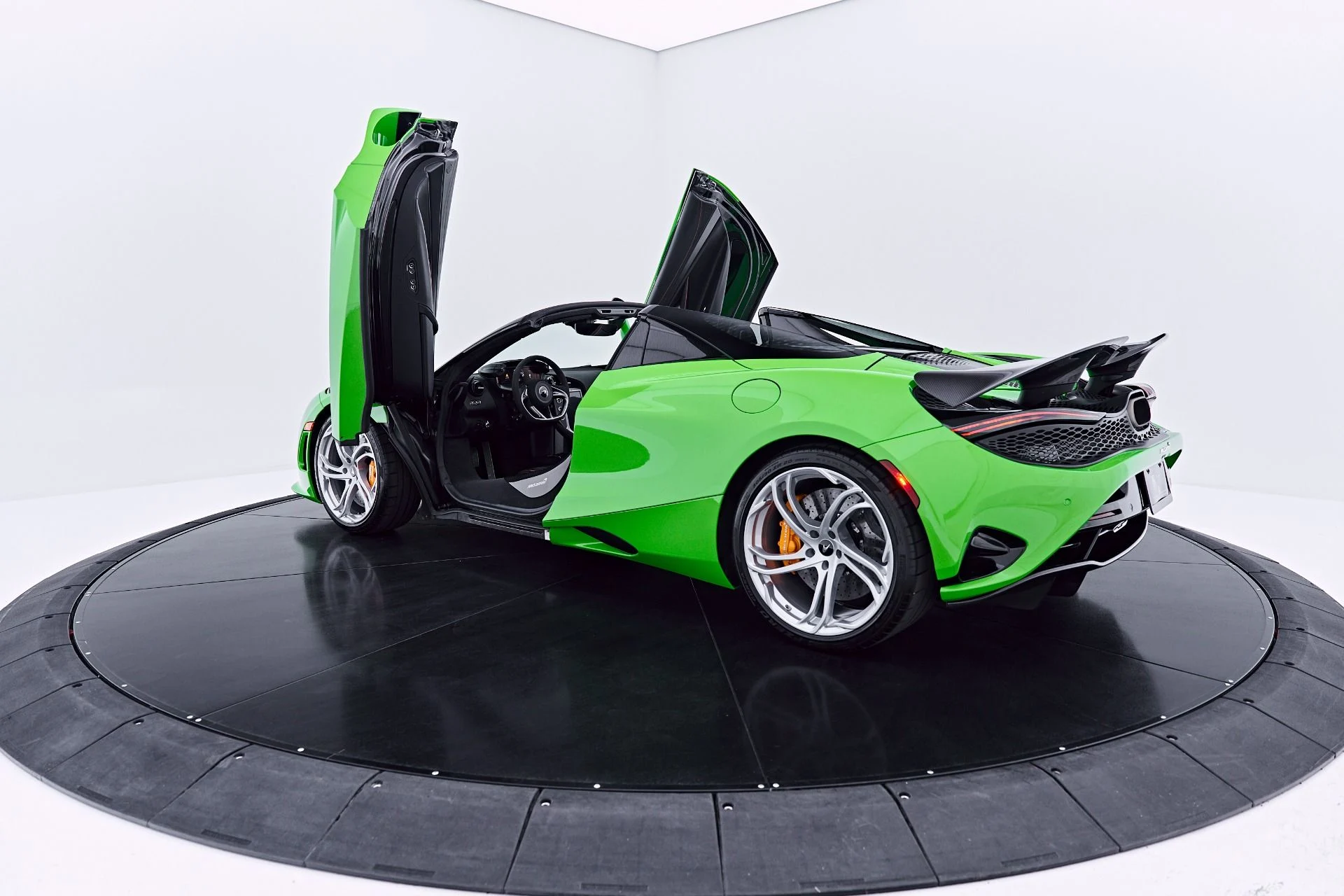 mph033_703585872_Used_2025_Mc_Laren_750_S_1784081713_026449cbf1