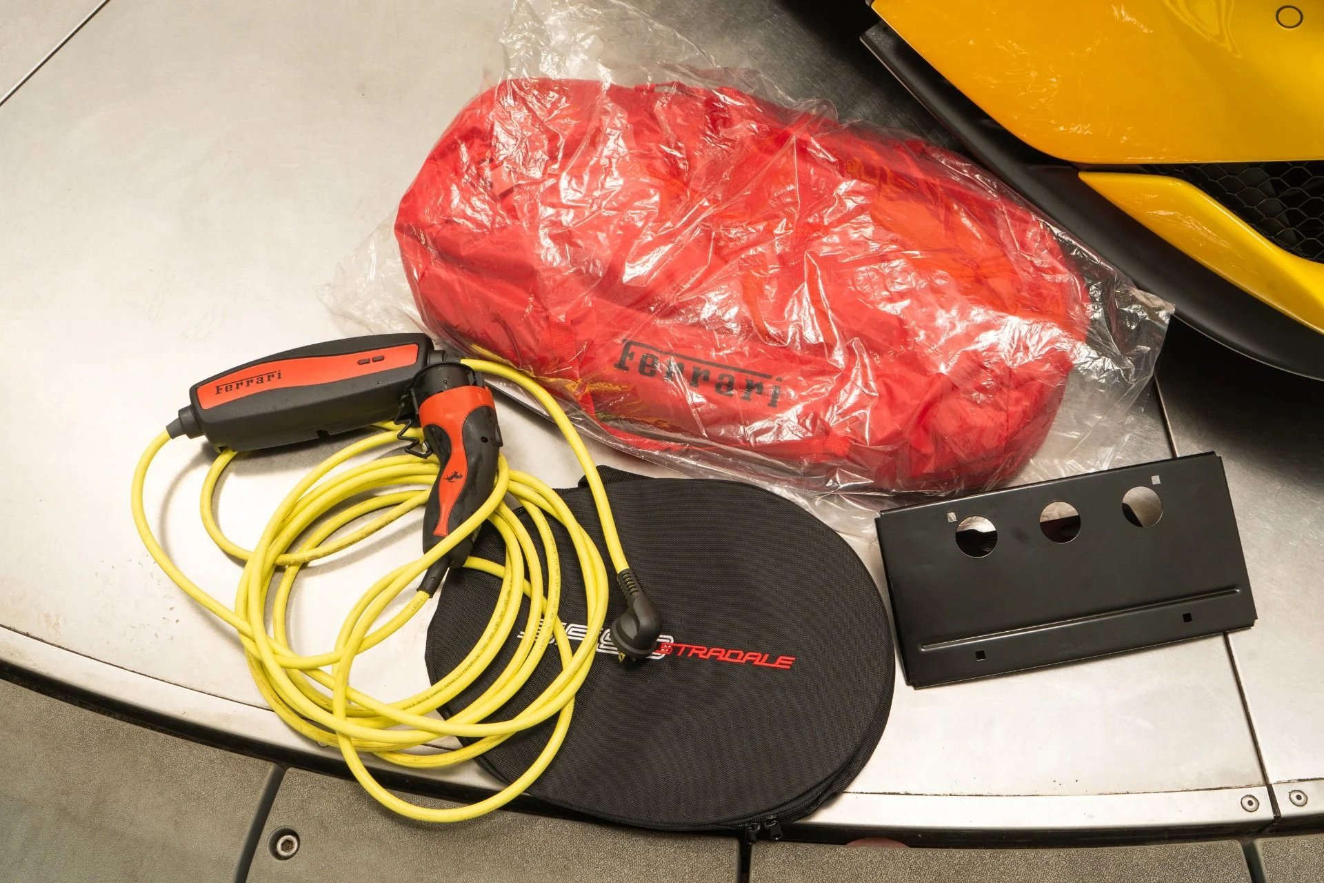 mph033_707573756_Used_2022_Ferrari_SF_90_Stradale_1756152966_98379ba10a
