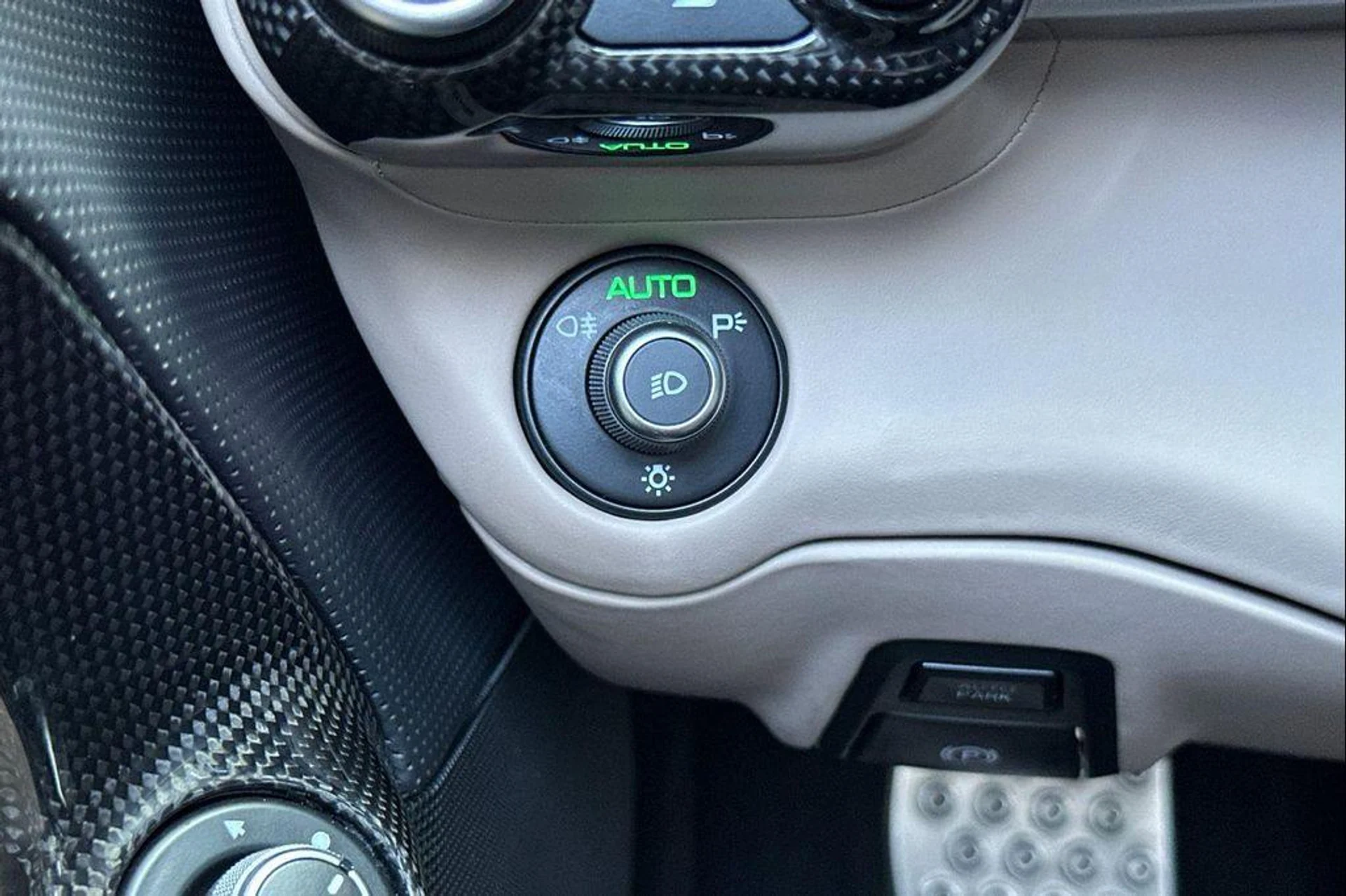 mph033_708723075_wejk_WBS_Amxyacmni8_Y9_M_Rkthdr8_126f82c43c