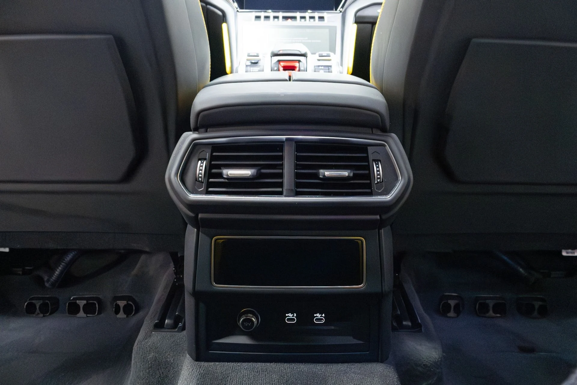 mph033_710015752_Used_2022_Lamborghini_Urus_Graphite_Capsule_1775757245_ed2dd4c845