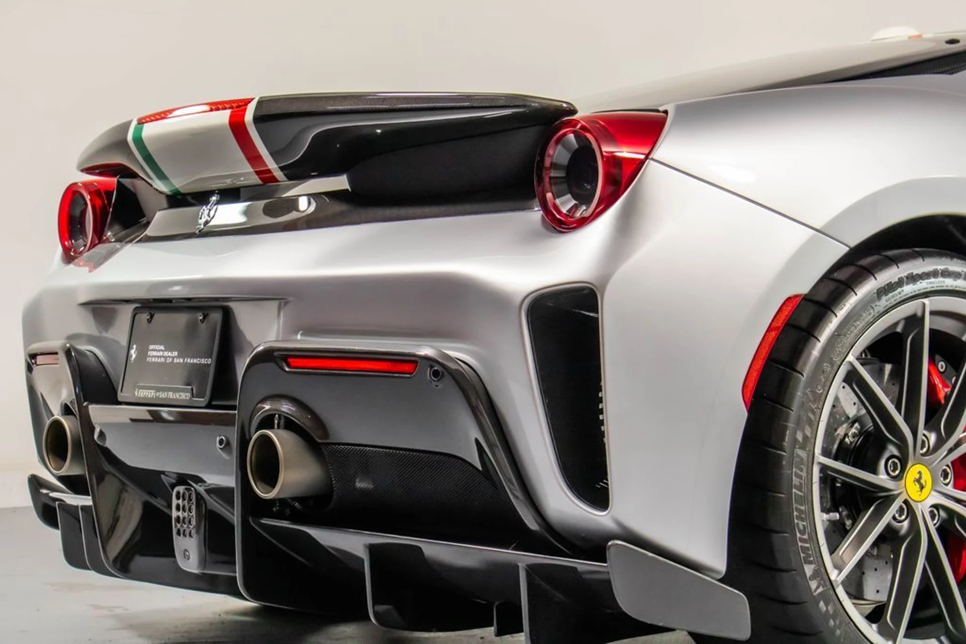 mph033_712908715_40cd1e54c81cf46f041a96af61011d22x_df71cf1a83