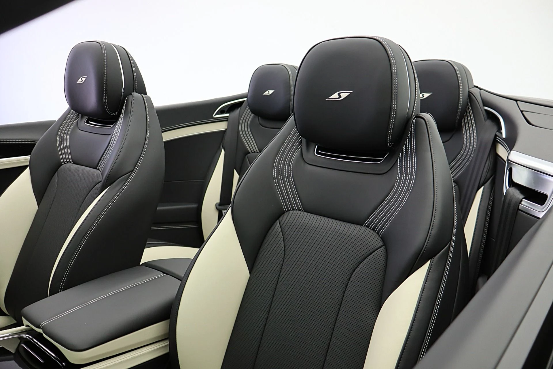 mph033_717258777_New_2026_Bentley_Continental_GTC_S_b26431da74