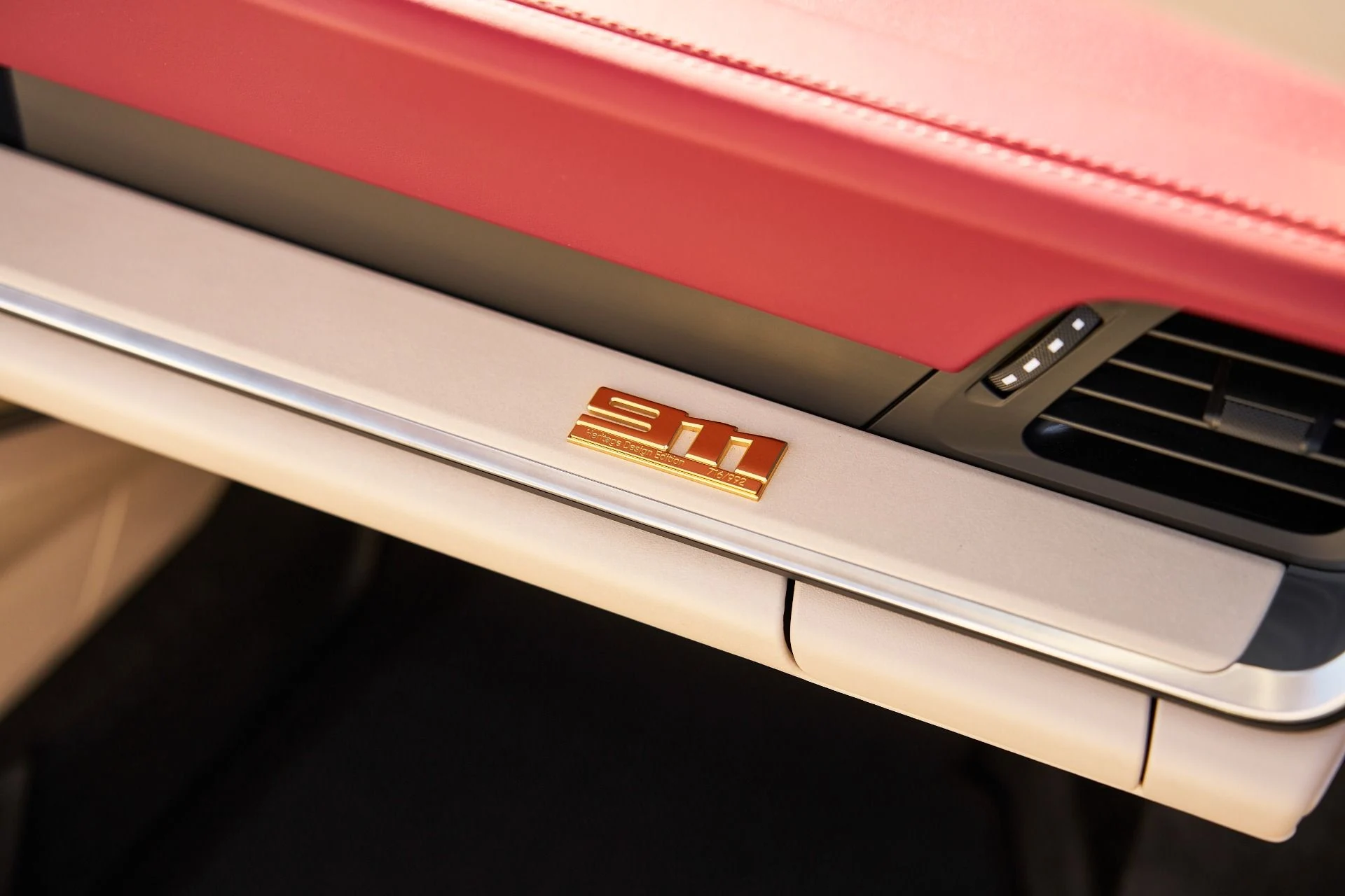 mph033_718177200_Used_2021_Porsche_911_Targa_4_S_1760993806_ecbb9b331a
