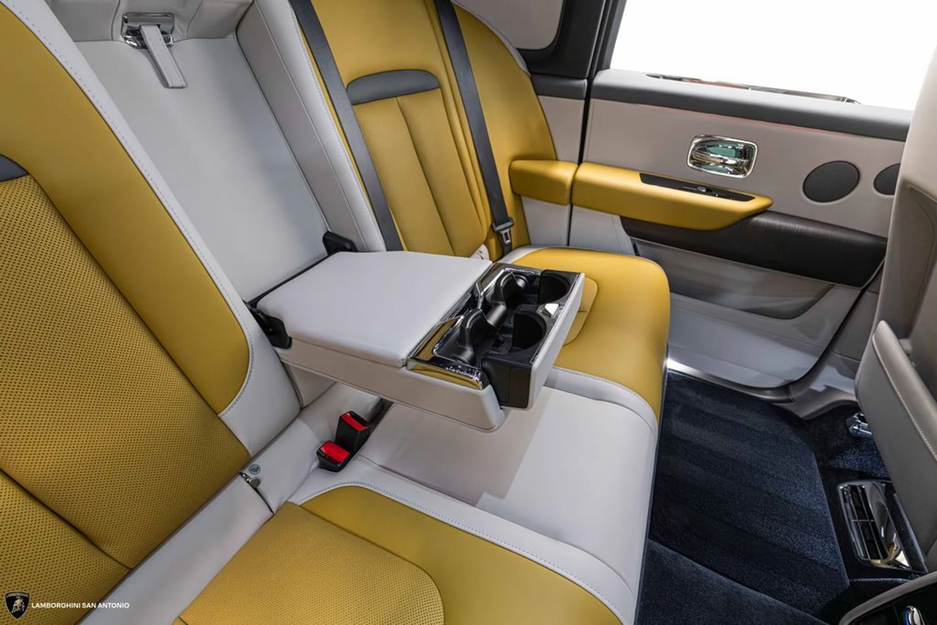 mph033_720662593_cffc76b5b125c44700900243d8977f23x_9bcef38c25