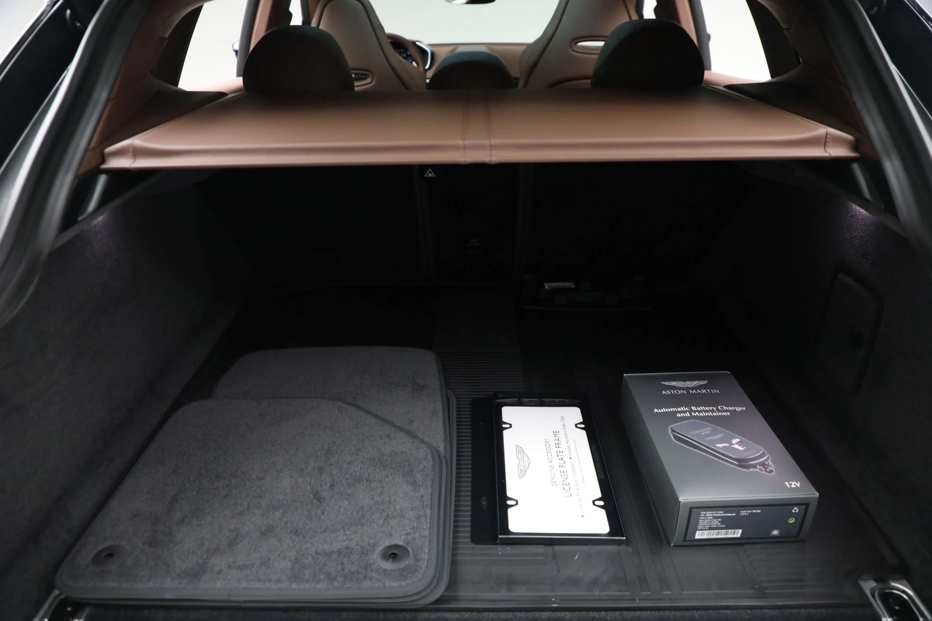mph033_721611425_New_2025_Aston_Martin_DBX_707_9ecc34093c