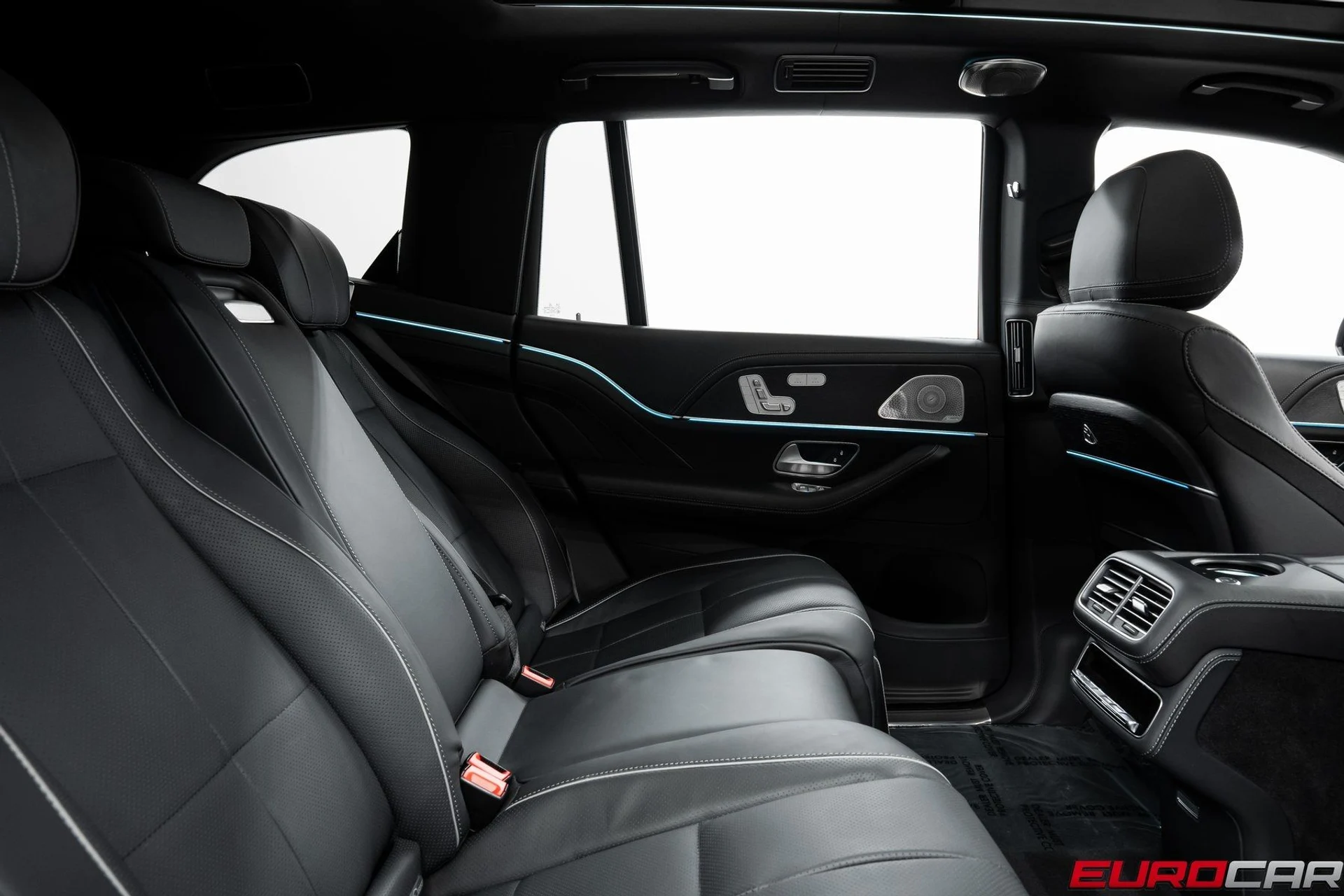 mph033_724542714_image_34_1c0406bf23