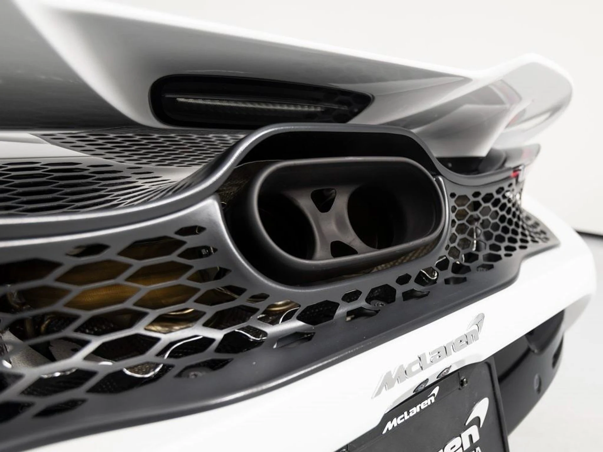 mph033_724758240_277ef9ca90a6c4c1965e71eab10aba38x_97c4057d7f