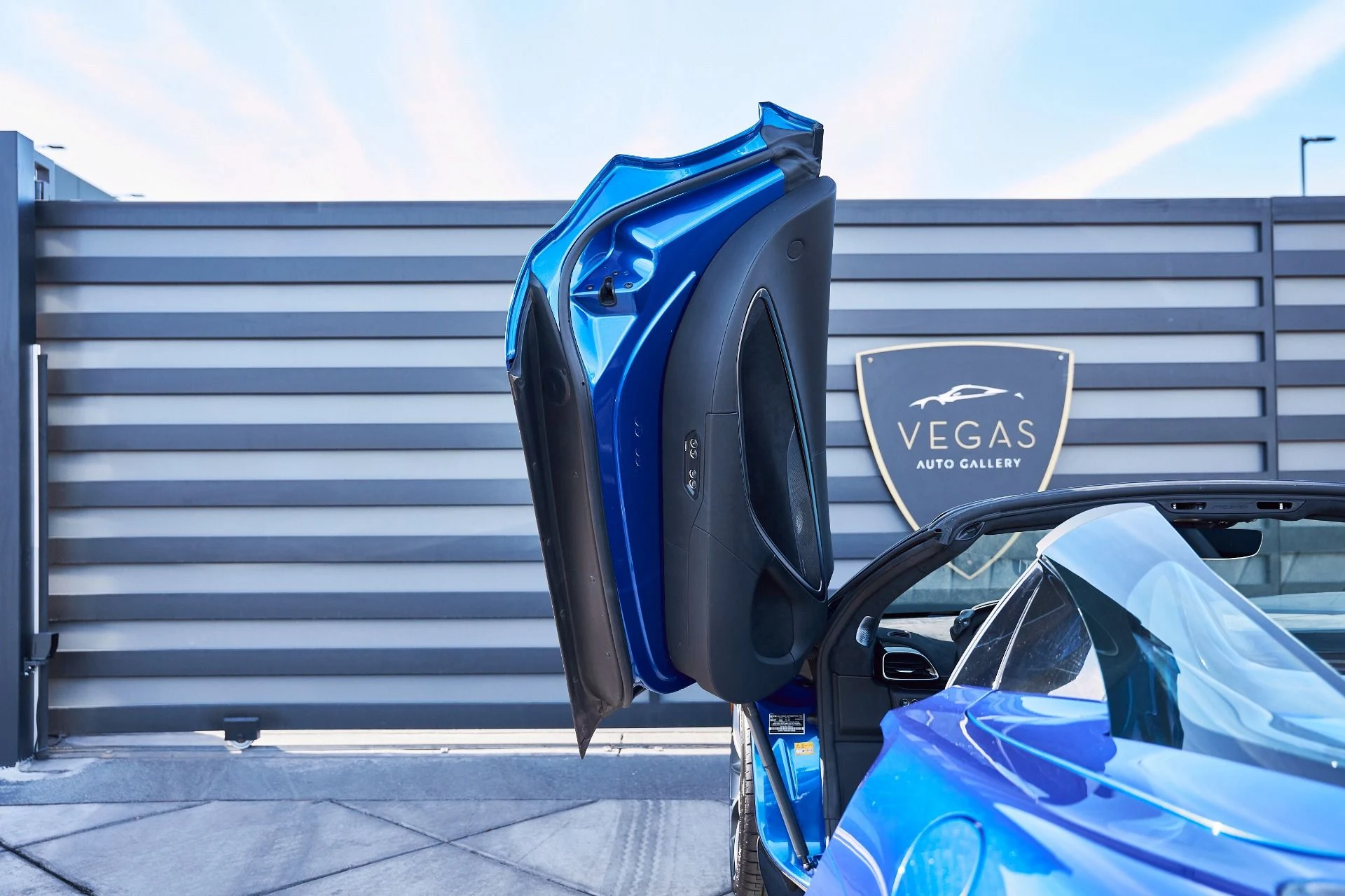 mph033_72581773_Used_2025_Mc_Laren_Artura_1769567629_a4e63a9170