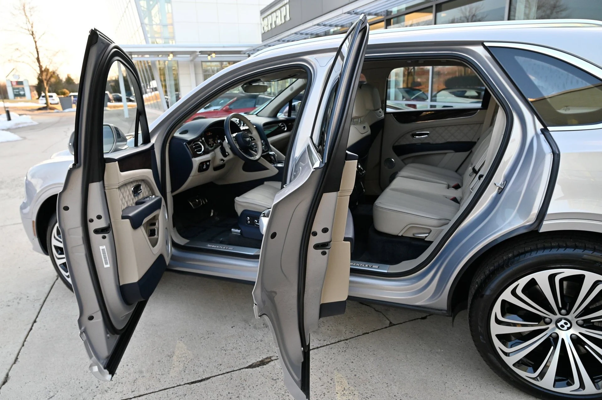 mph033_740800715_eb84a4dd3a5049c38312d2402d8e2aae_81bf33cf3b