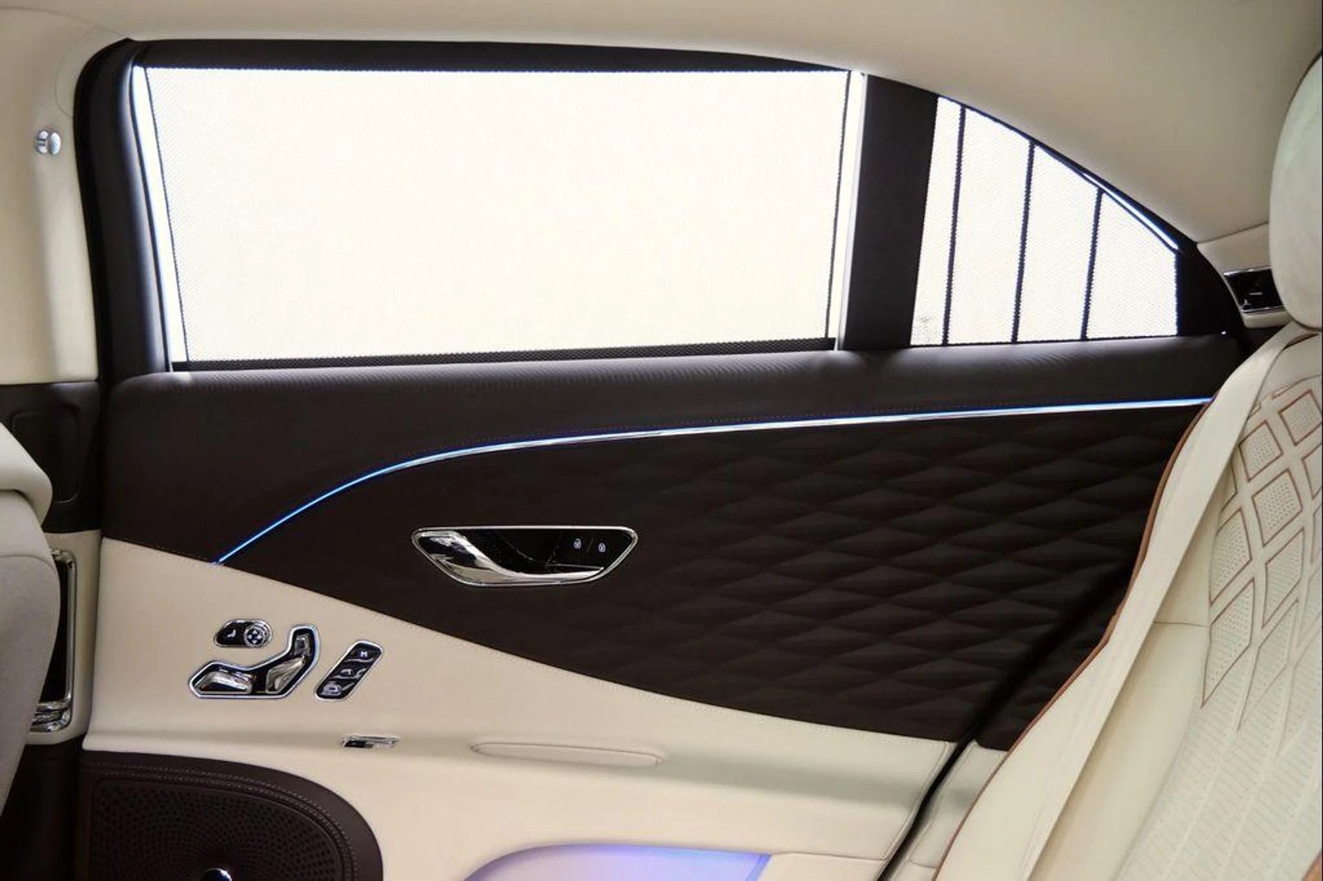 mph033_747770637_p_Pl200l_Jvbup_Z_Ly_U_Prmacjaqx_HY_f83acd0d2f