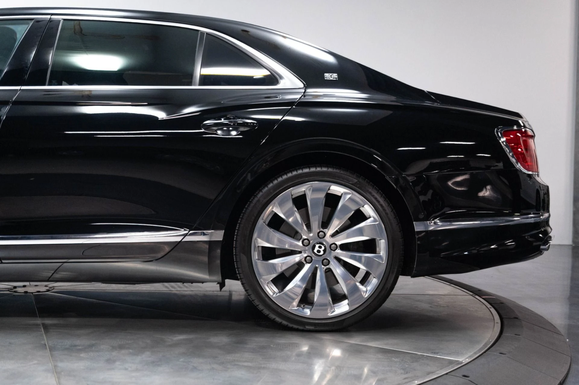 mph033_7520627_Used_2020_Bentley_Flying_Spur_W12_1783372083_9945a0e2f3