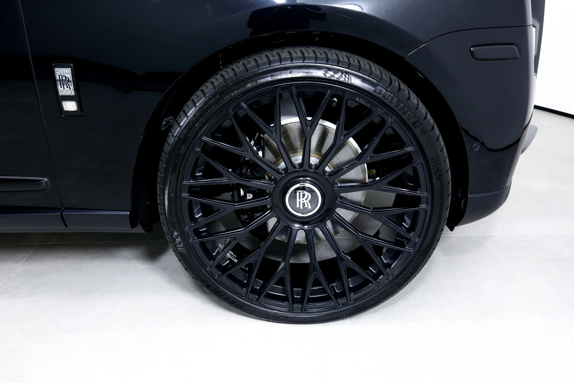 mph033_75541373_Used_2022_Rolls_Royce_Cullinan_1692834751_06c06416ef