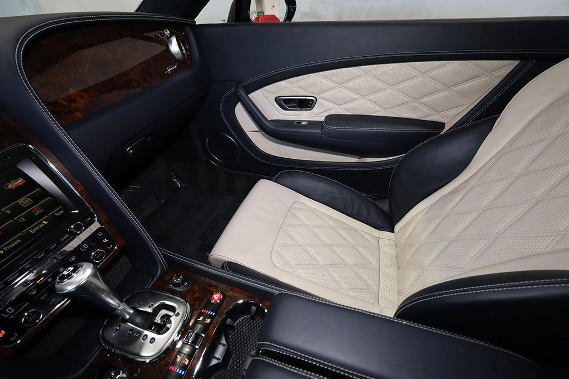 mph033_757022850_used_2015_bentley_continental_gt_speed_convertiblegtcspeed_9689_23043026_34_1024_8db8e4b725