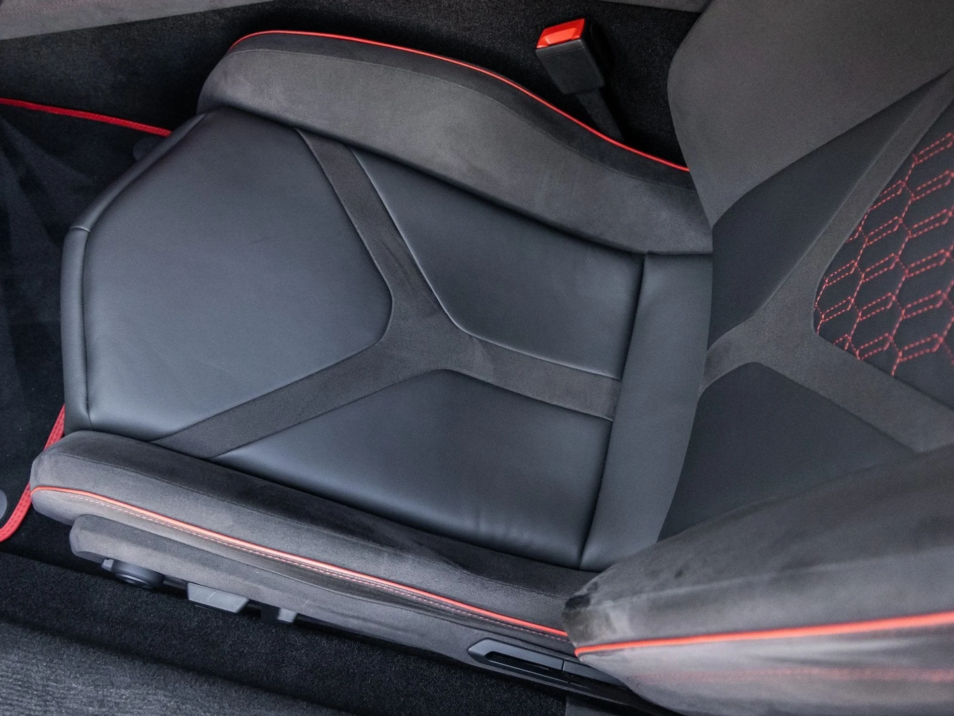 mph033_760510425_34_b484c8b6ec