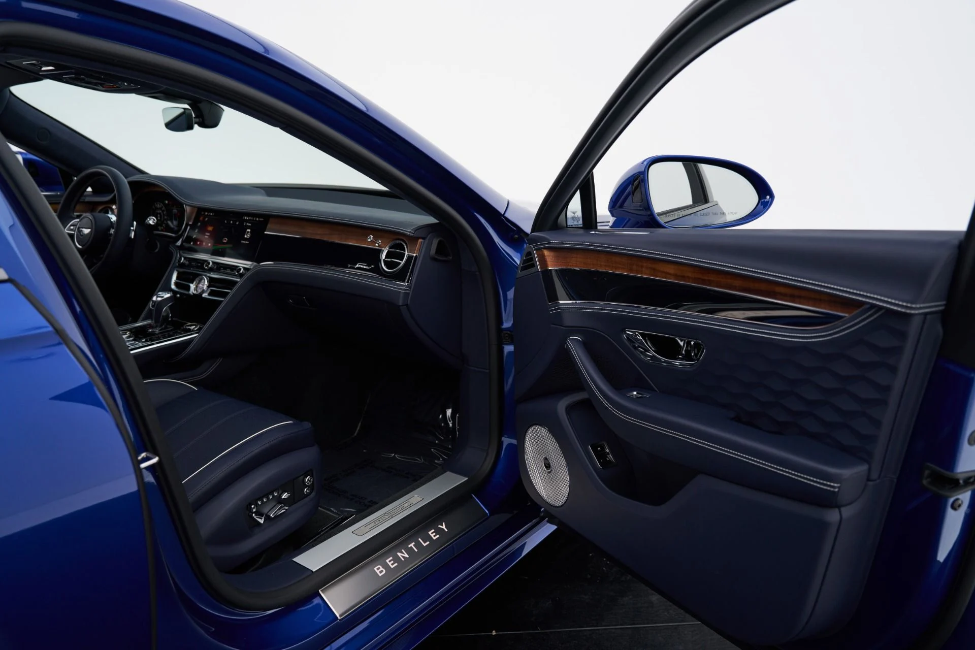 mph033_767476438_Used_2025_Bentley_Flying_Spur_Speed_1792601195_cb9b0d81de