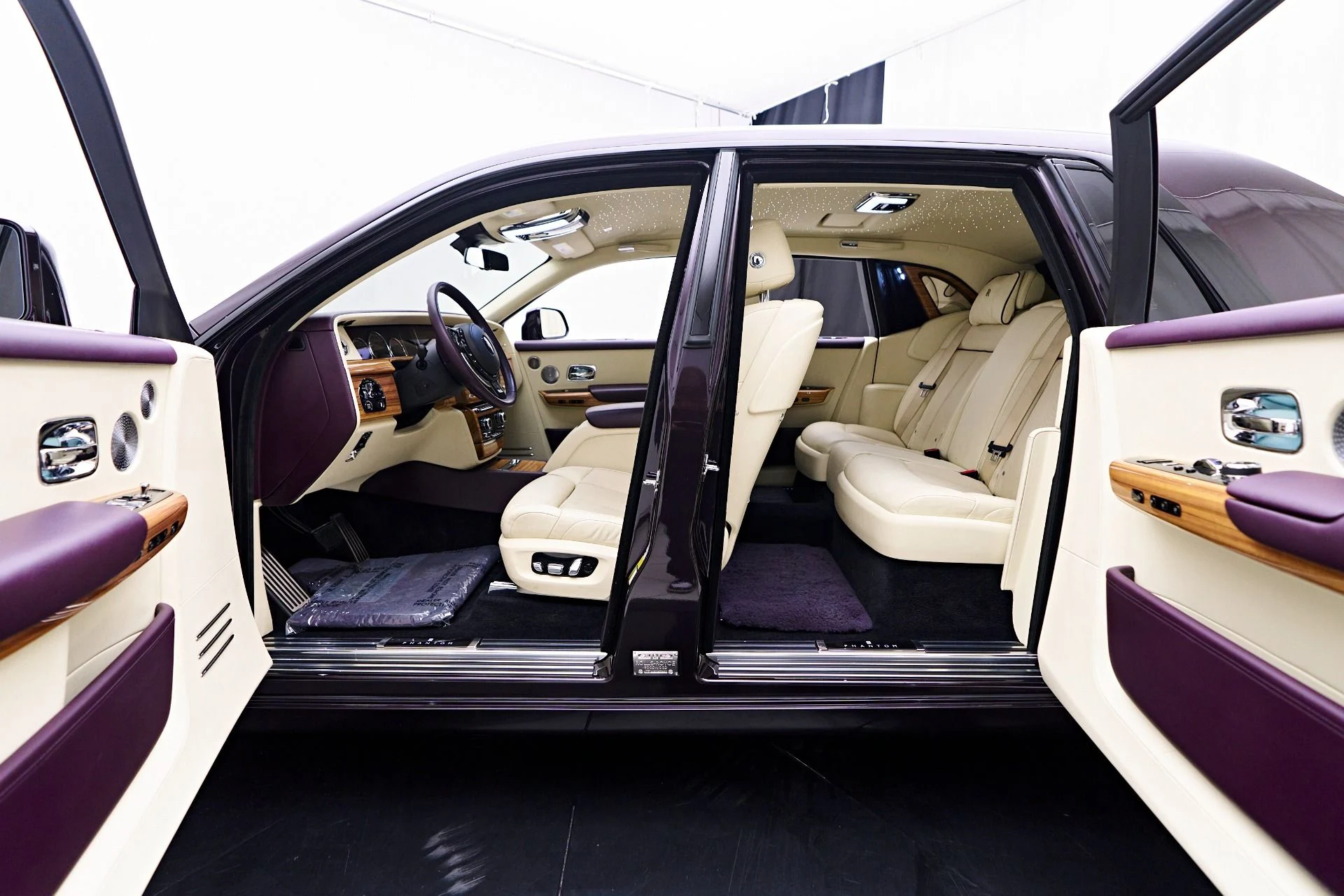 mph033_769369708_Used_2019_Rolls_Royce_Phantom_Base_1747772635_76c9771c4b