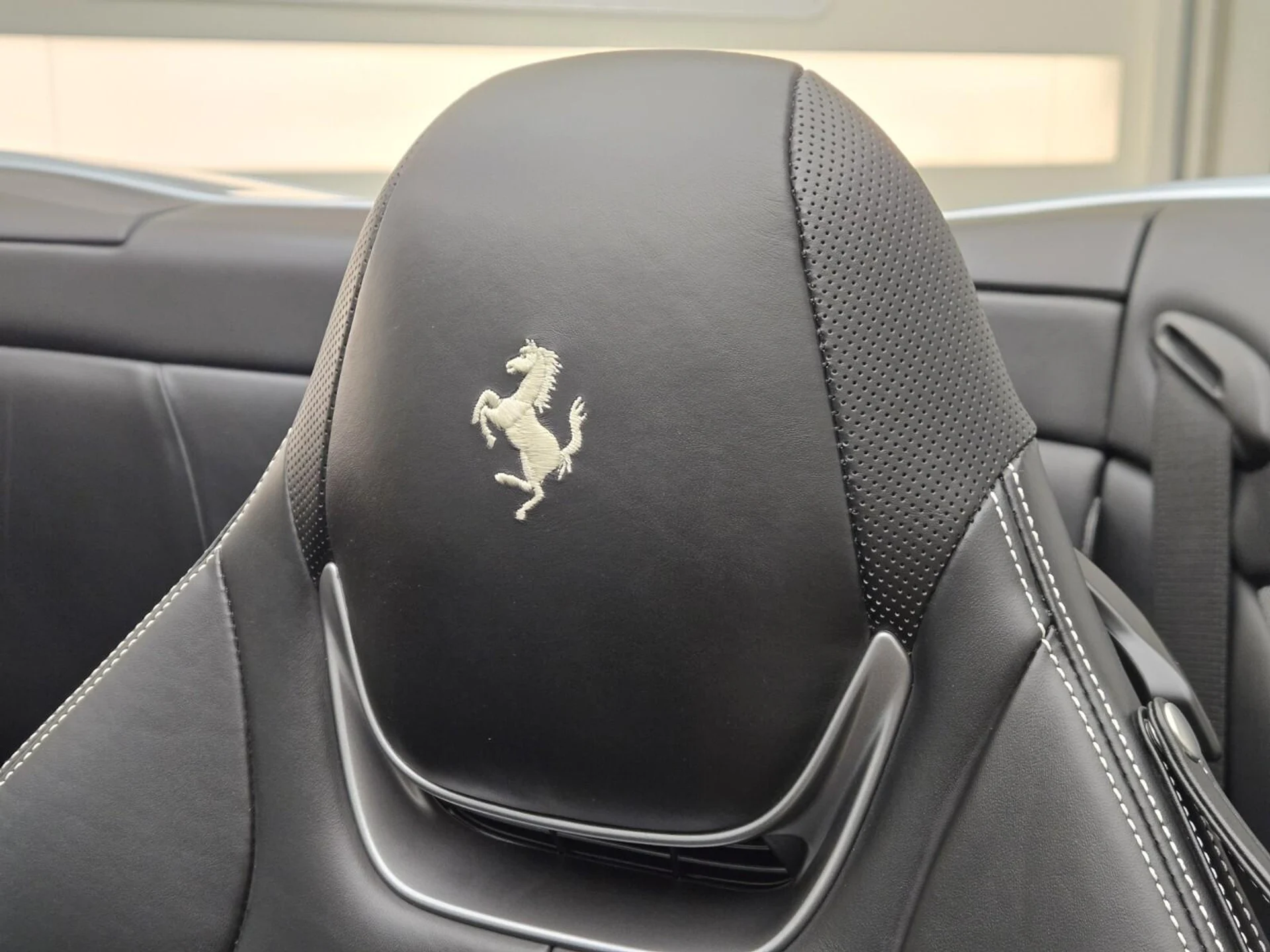 mph033_78364009_Used_2022_Ferrari_Portofino_1768891487_0a764663c1