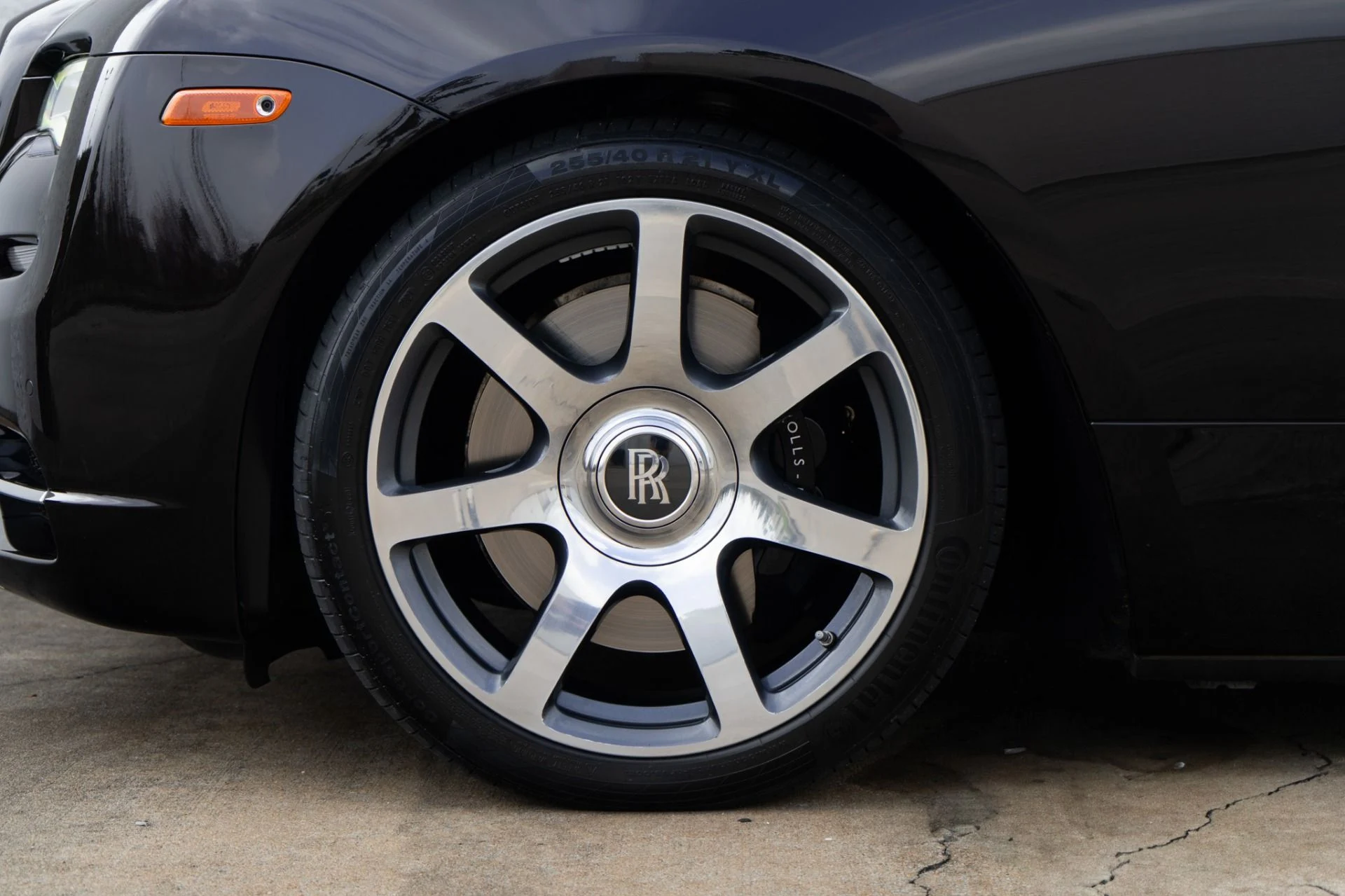 mph033_789255615_Used_2017_Rolls_Royce_Dawn_1771784248_1a7a2354c3