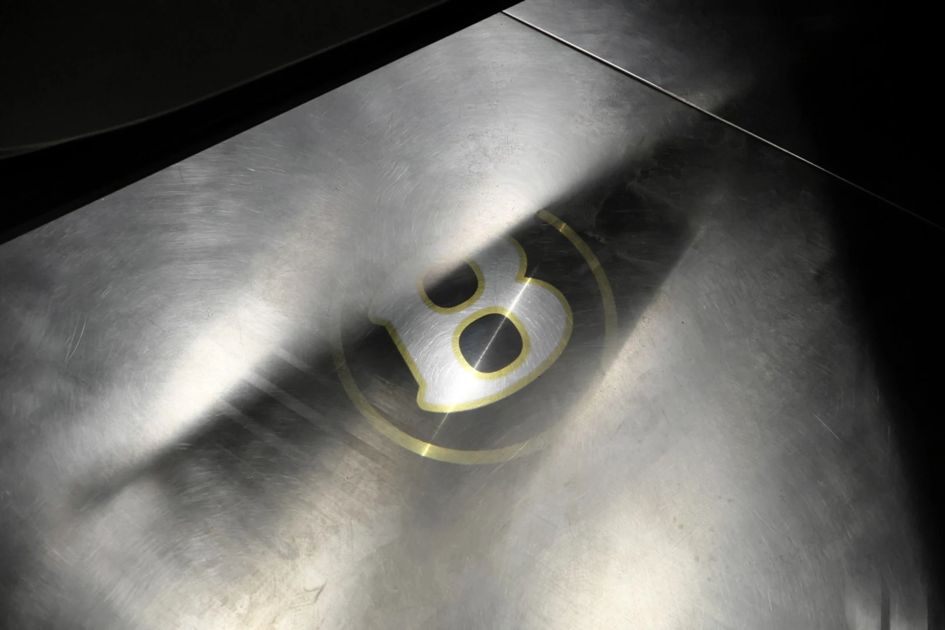 mph033_79946799_Used_2020_Bentley_Bentayga_V8_1761664862_60d8014148