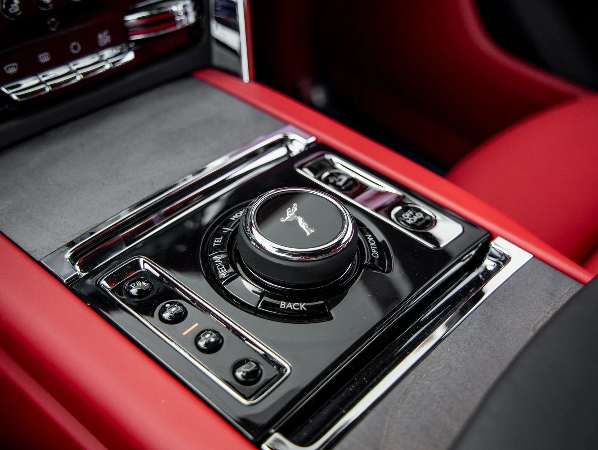 mph033_800123845_34_5982daf6a0