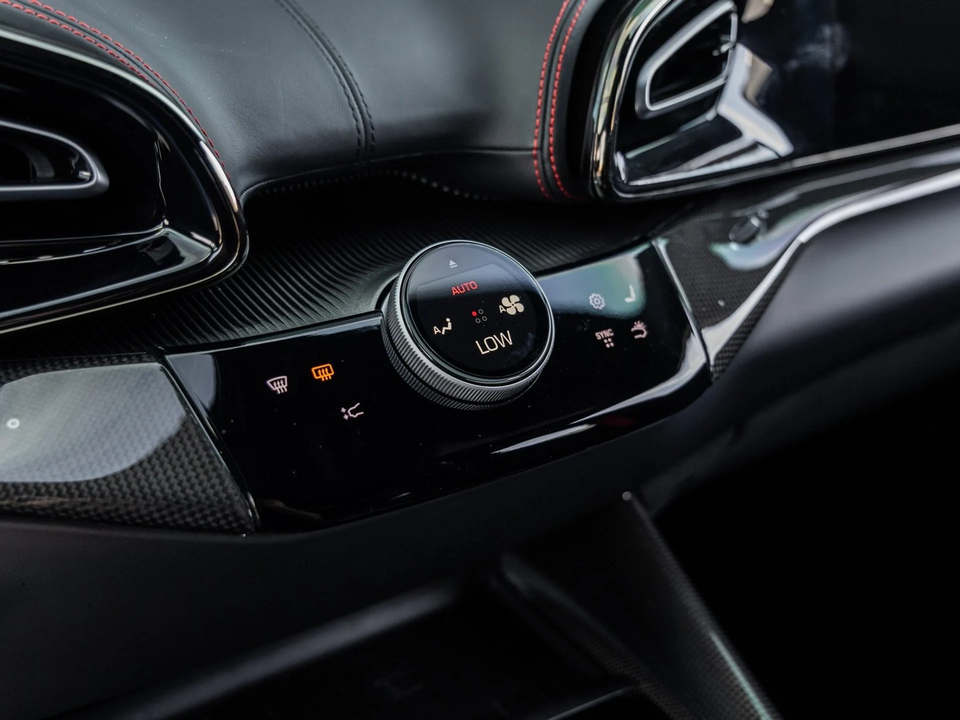 mph033_813065720_34_7633f2065a