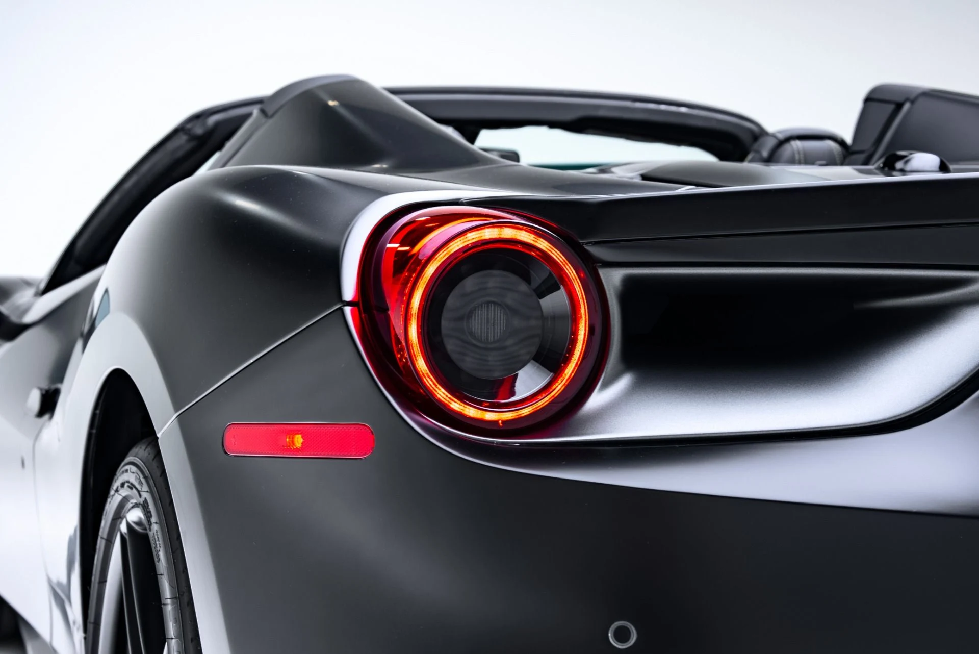 mph033_814453265_Used_2018_Ferrari_488_Spider_1771880321_f03814a793