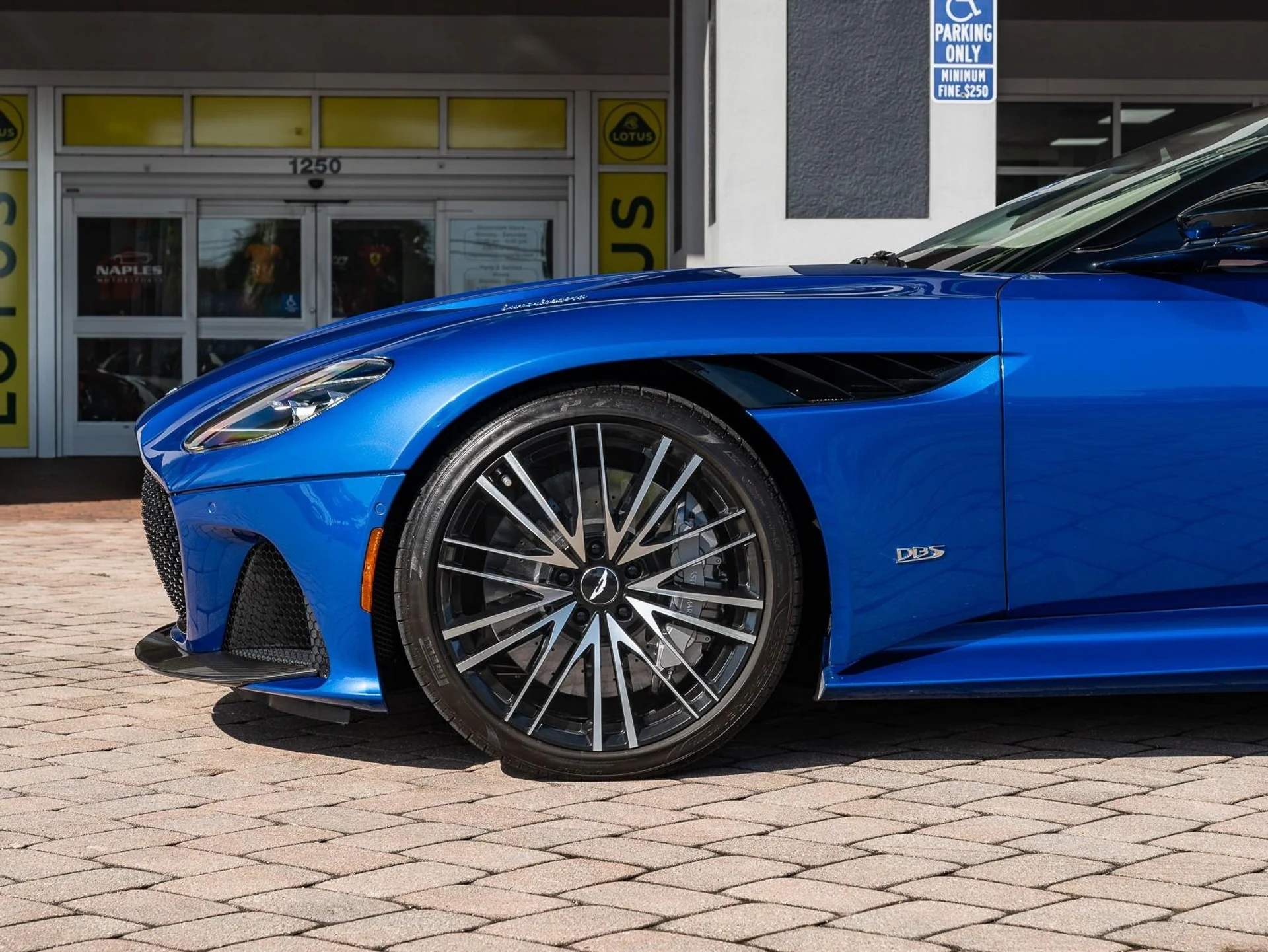 mph033_814551982_Used_2020_Aston_Martin_DBS_Superleggera_1761685630_b5247585f2