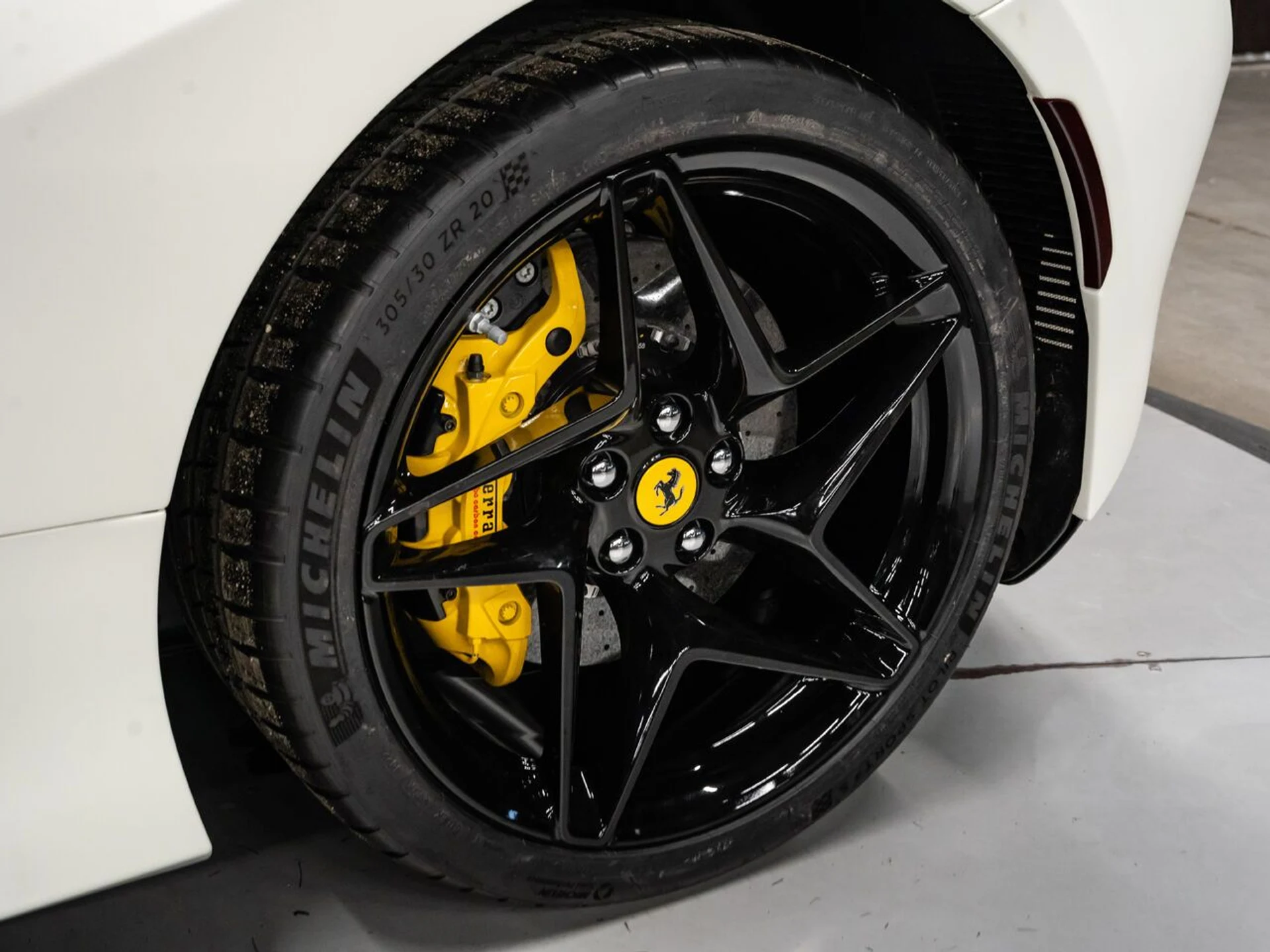 mph033_817224090_ferrari_f8_spider_2022_35e78da1be