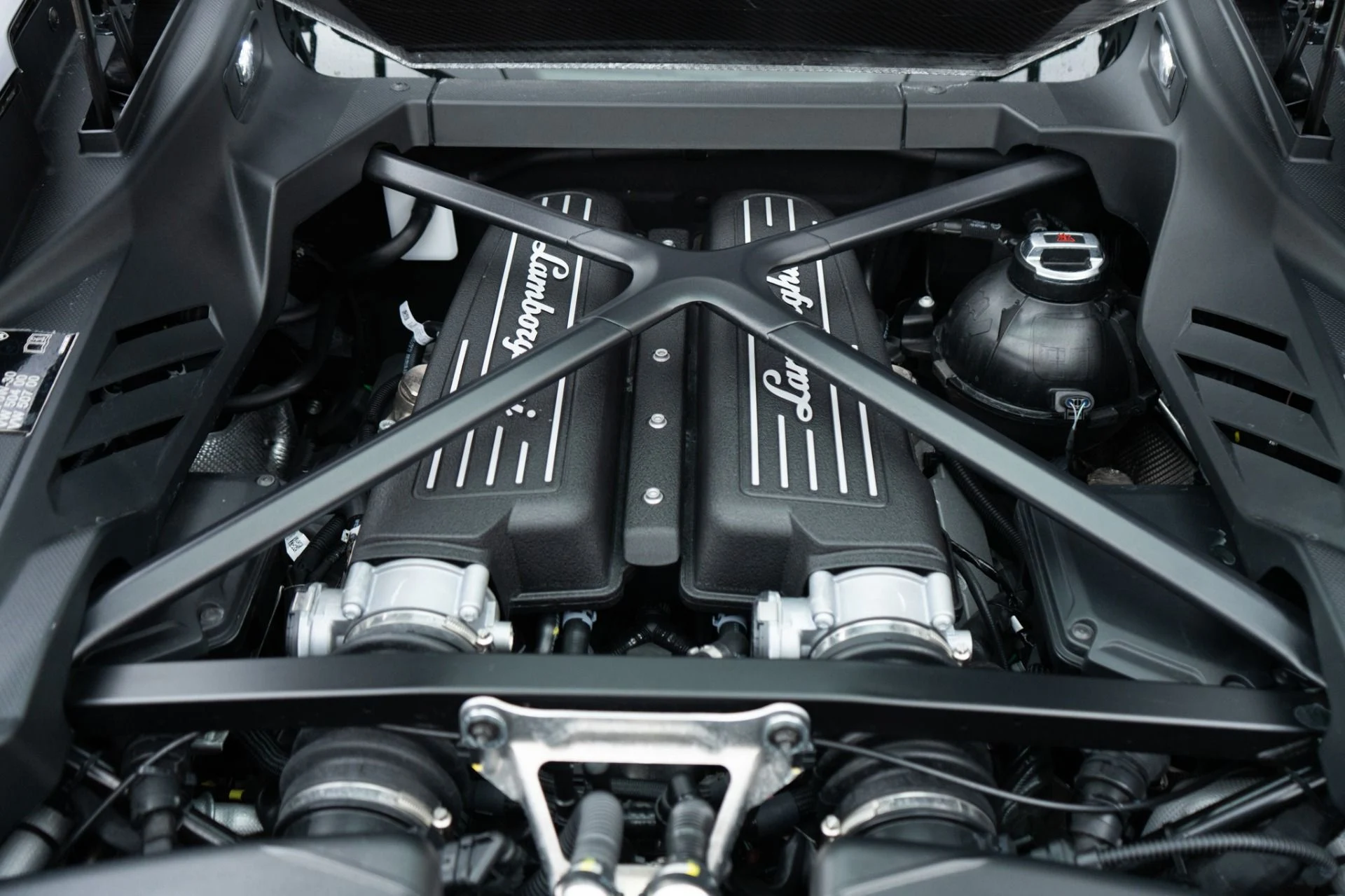 mph033_819395435_Used_2023_Lamborghini_Huracan_Tecnica_1768943844_6ac4a1f65a