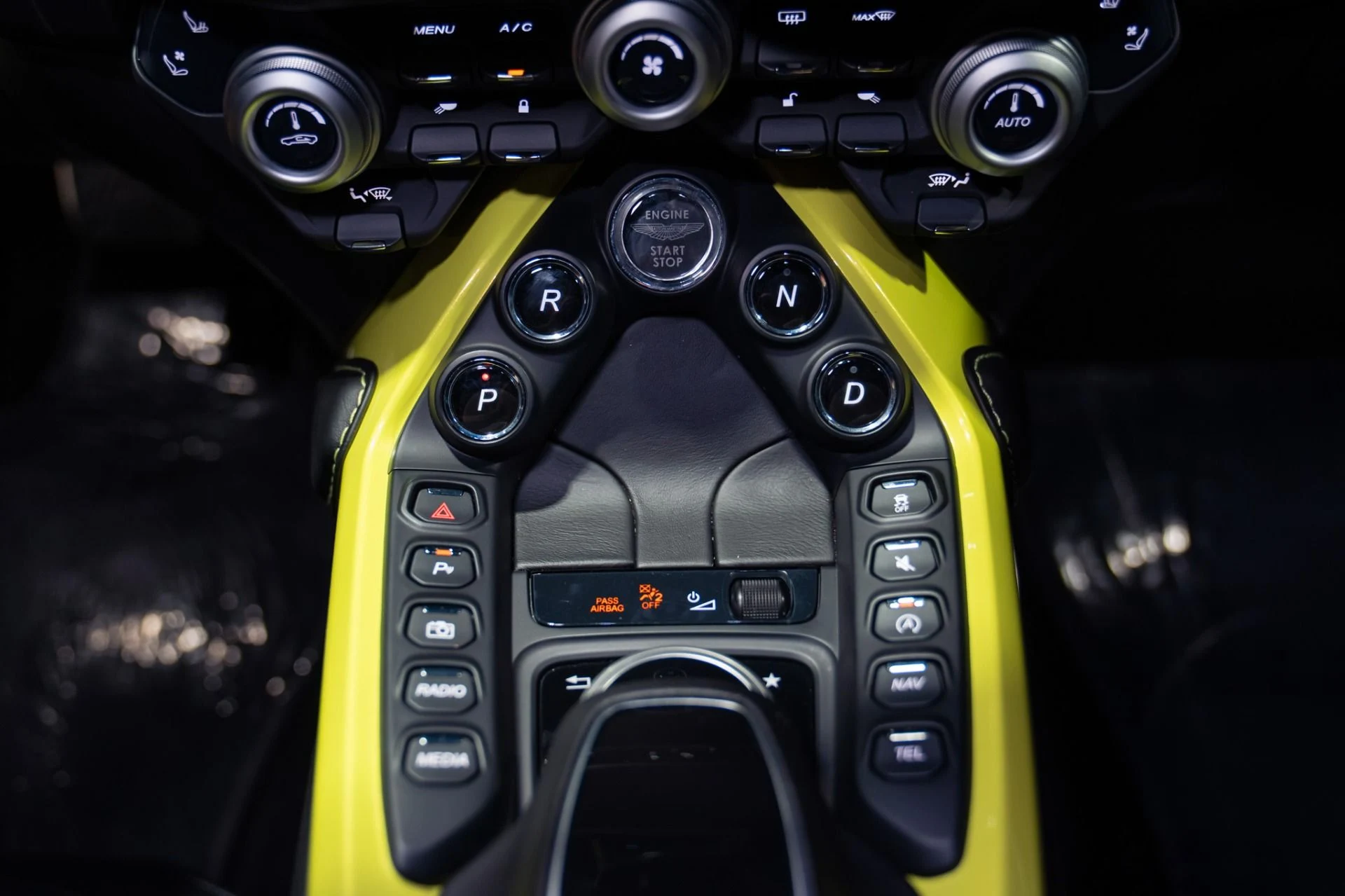 mph033_829295676_Used_2019_Aston_Martin_Vantage_Paint_Matched_Interior_Trim_1785943447_de56b69a0d