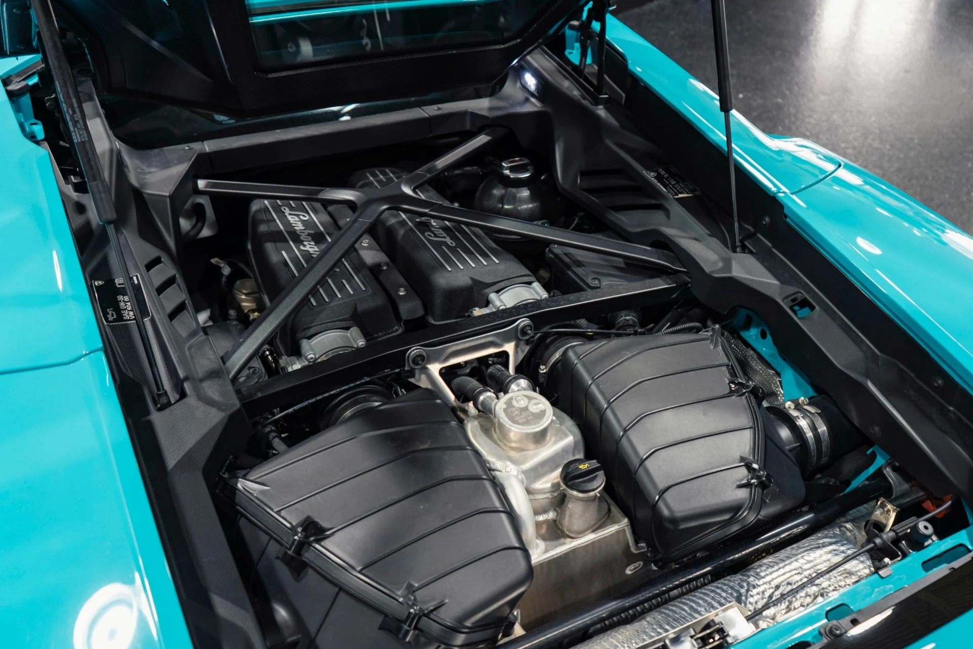 mph033_832456617_Used_2023_Lamborghini_Huracan_Tecnica_Ad_Personam_Blu_Glauco_1770773023_c62d9f6df0