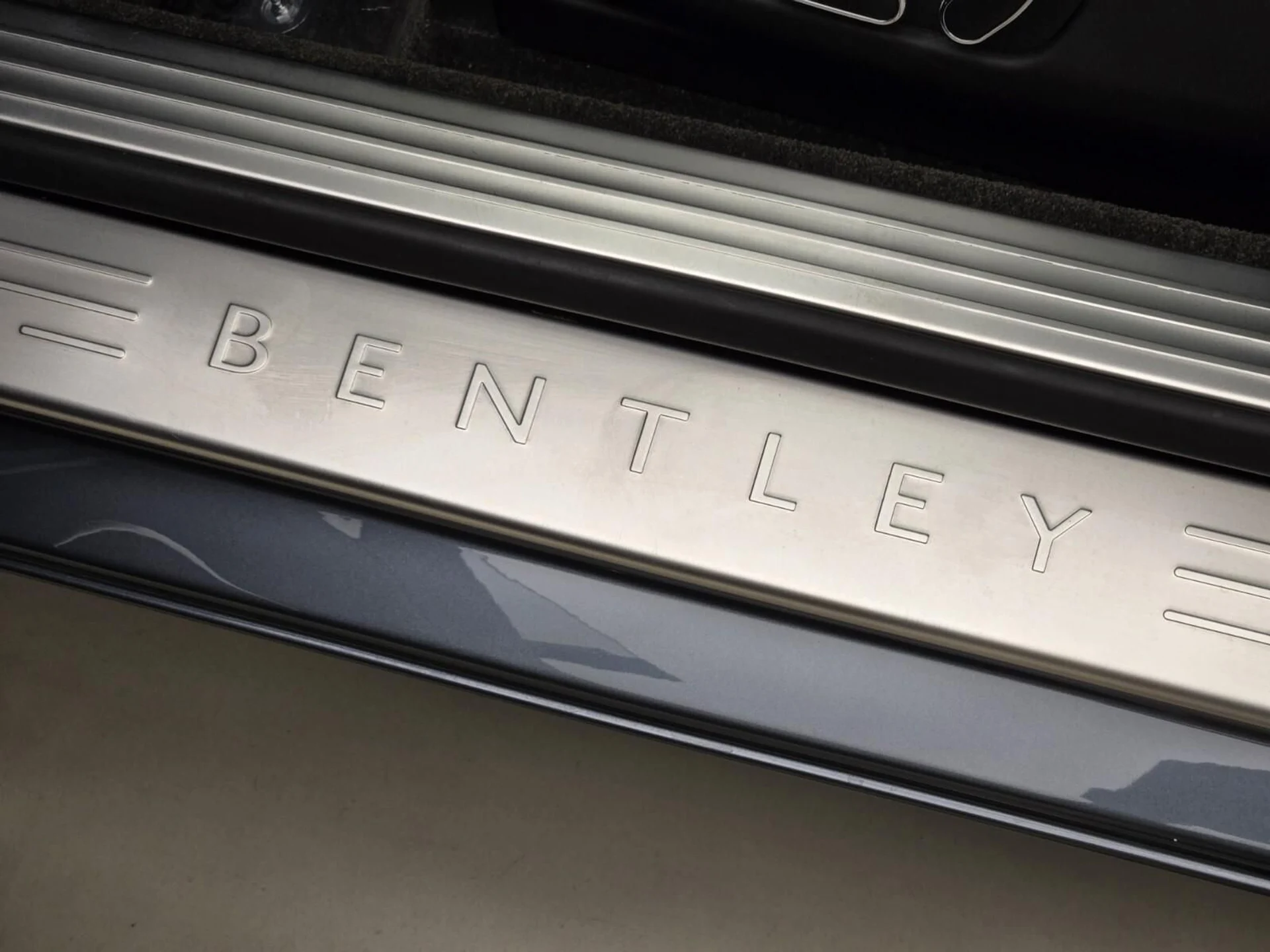 mph033_840192168_Used_2017_Bentley_Continental_GT_V8_1758609434_dcd45f8cd6