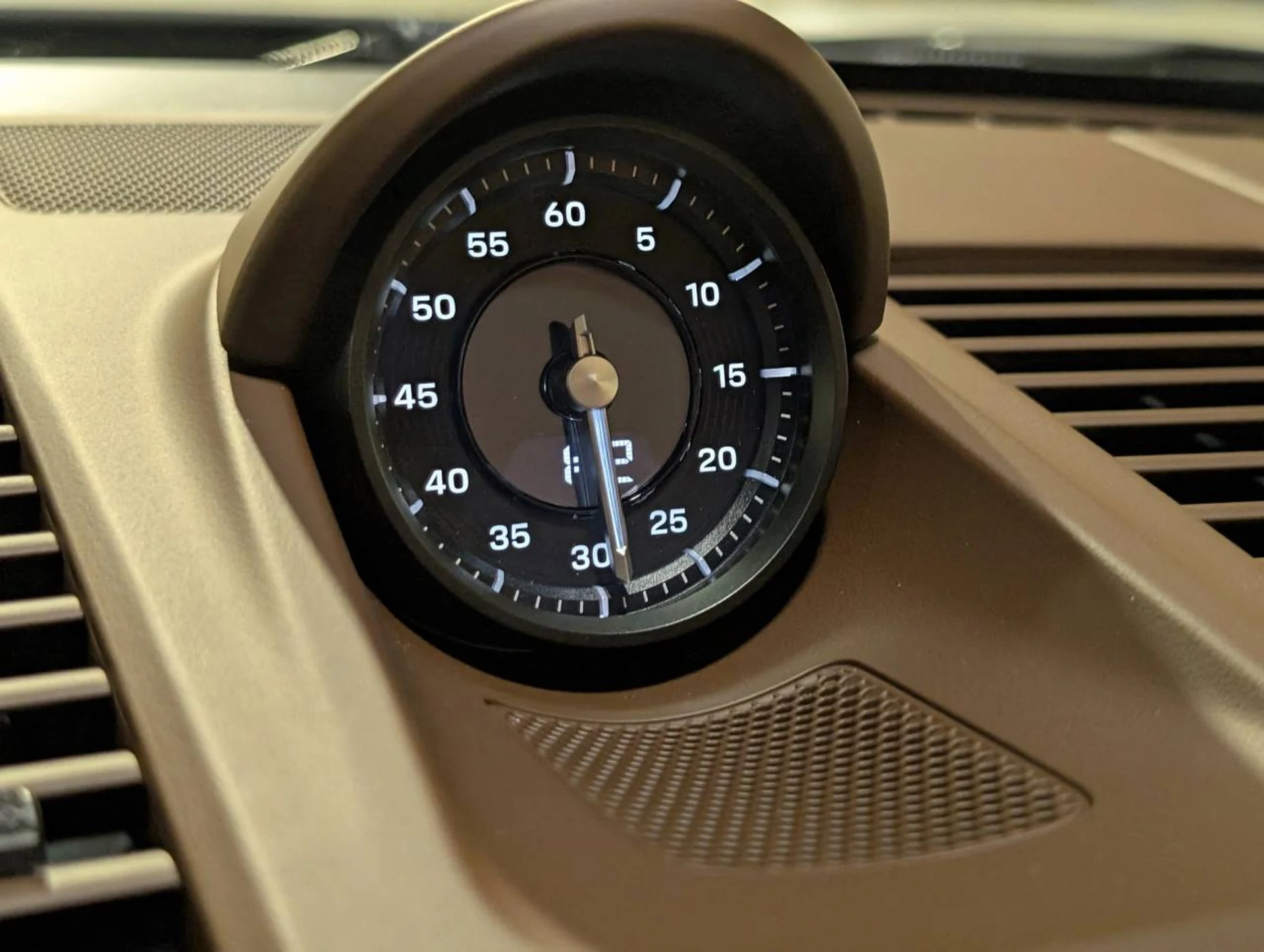 mph033_841728623_f13c4978f11387b62efd776dd82c73e3x_878d657175