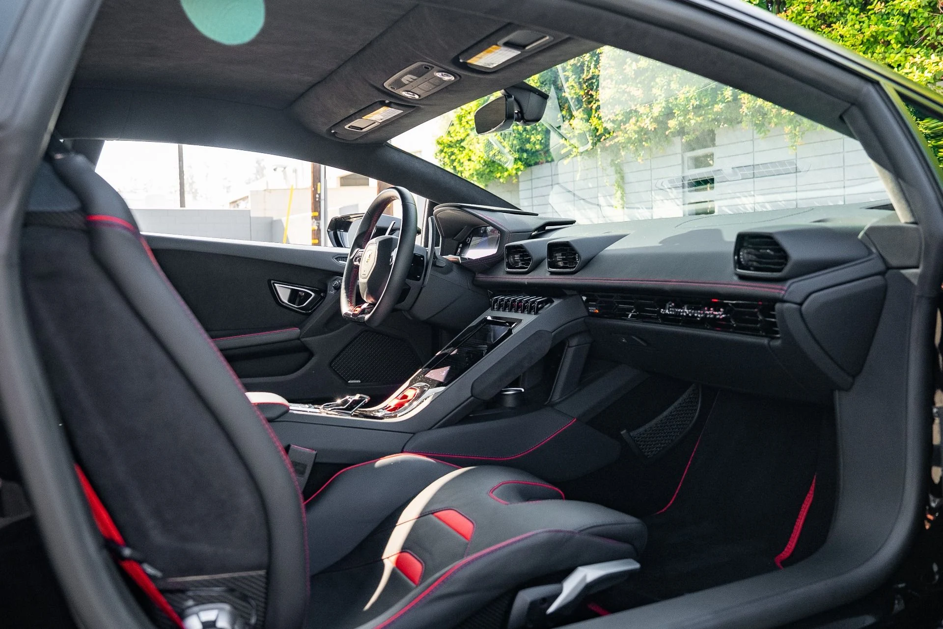 mph033_852086861_Used_2022_Lamborghini_Huracan_EVO_1762801520_140c246966