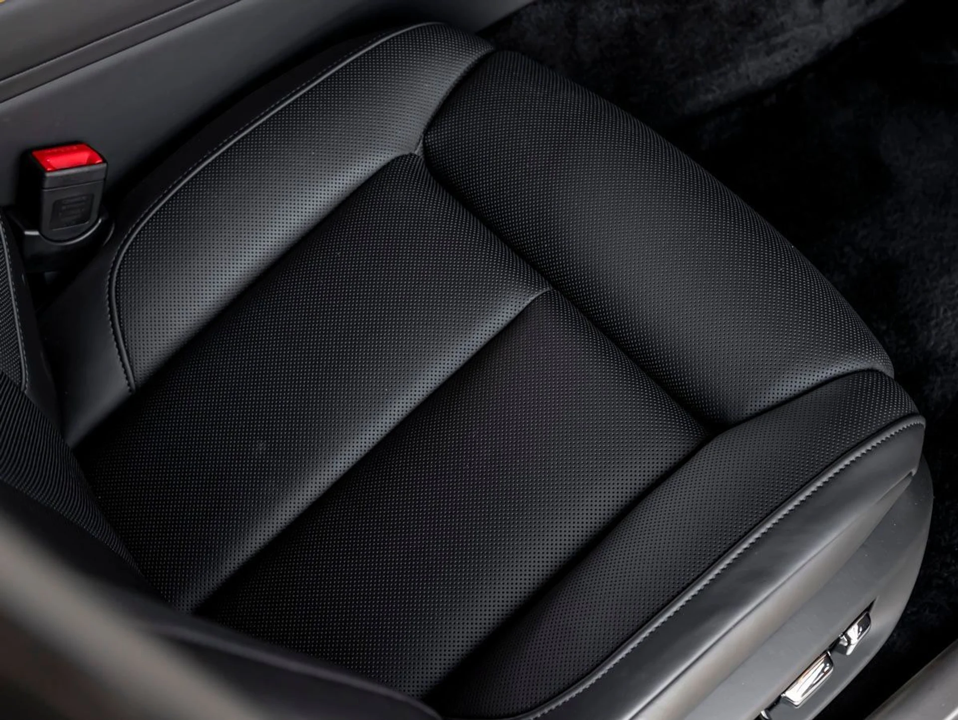 mph033_864906885_34_eadcf4b11e