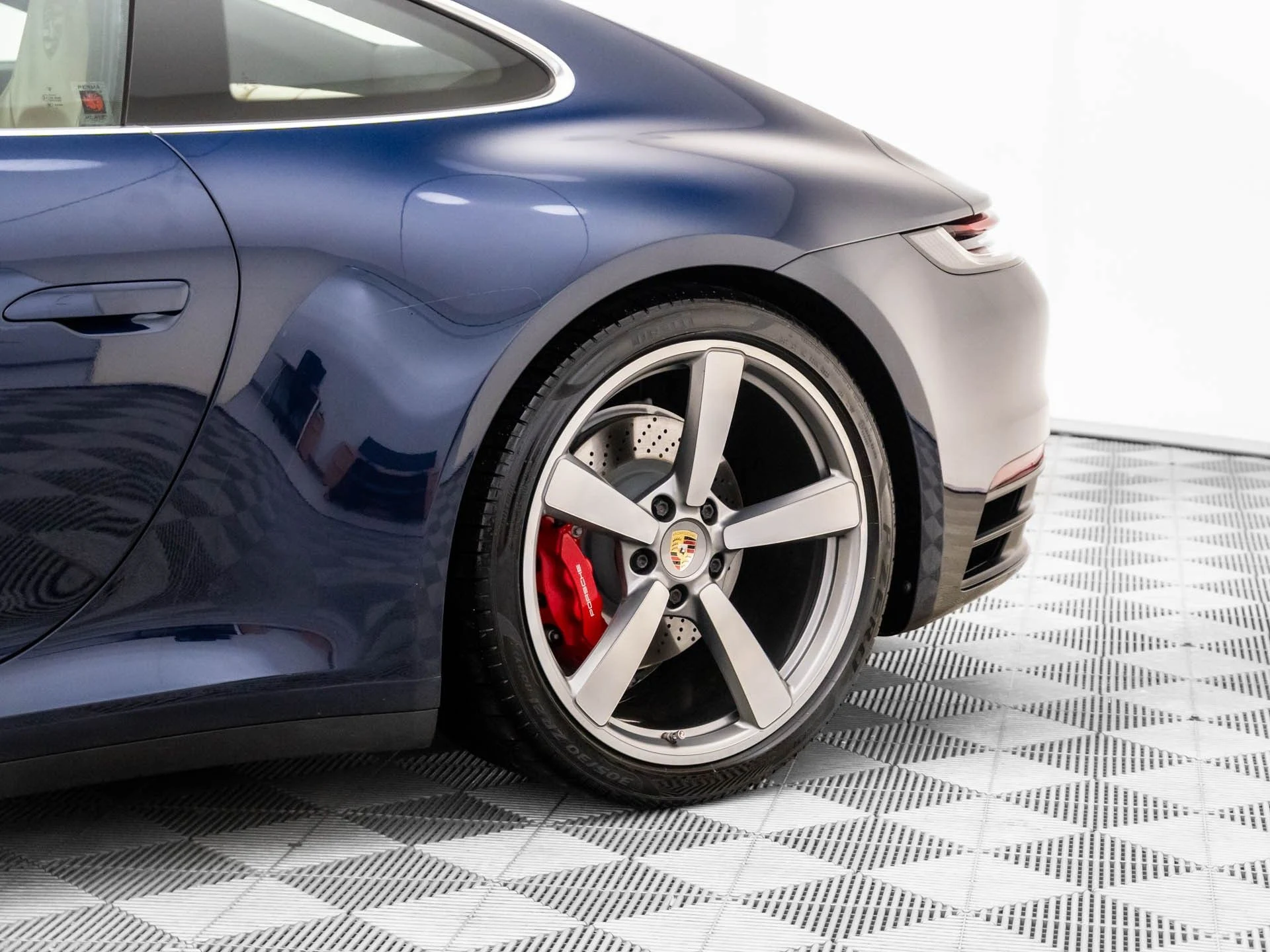 mph033_886167404_195a876dfcc0b1c15432b2eb2116a21fx_6d2dee44f5