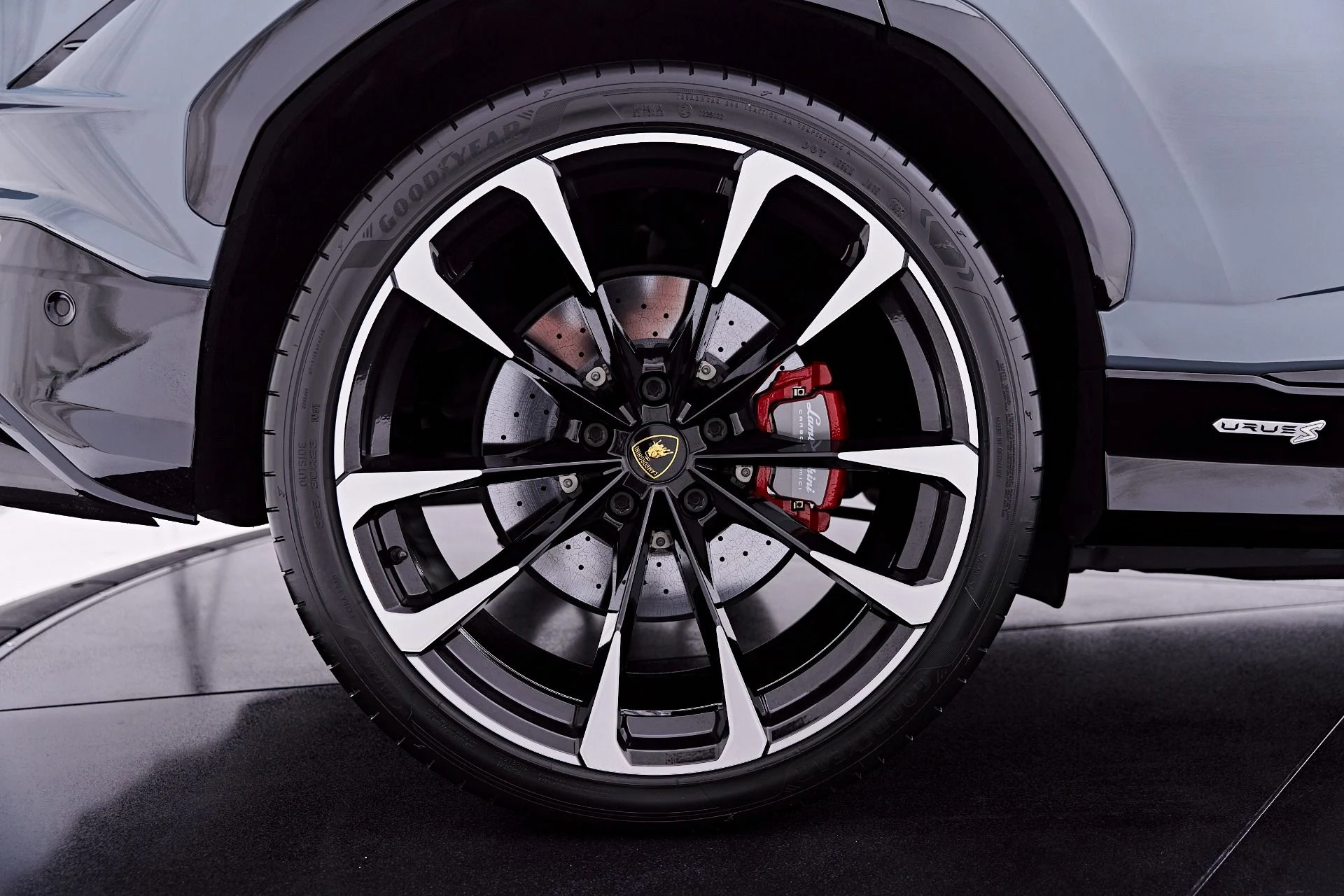 mph033_89068625_Used_2023_Lamborghini_Urus_S_1783036939_3f4b13d819