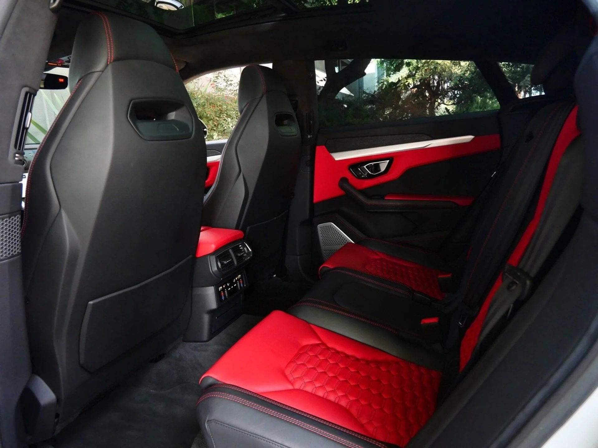 mph033_896155610_792f73e05f6f103fead5b97508cada9ex_06517a364f