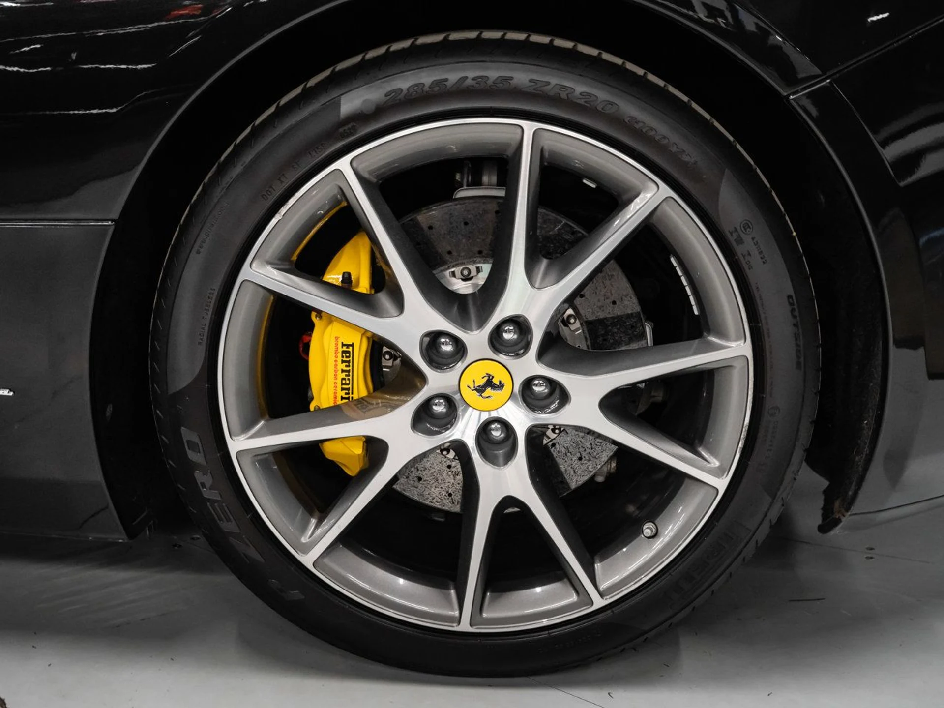 mph033_898211183_ferrari_california_2011_ff9ea456fe