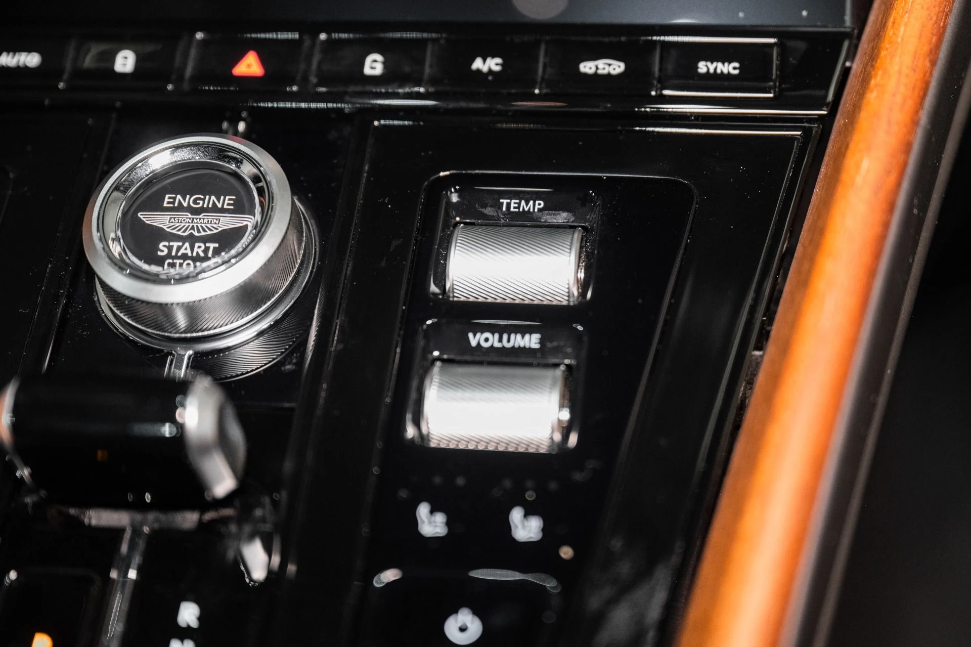 mph033_901517079_Used_2025_Aston_Martin_DB_12_Coupe_1748960287_51c3435400