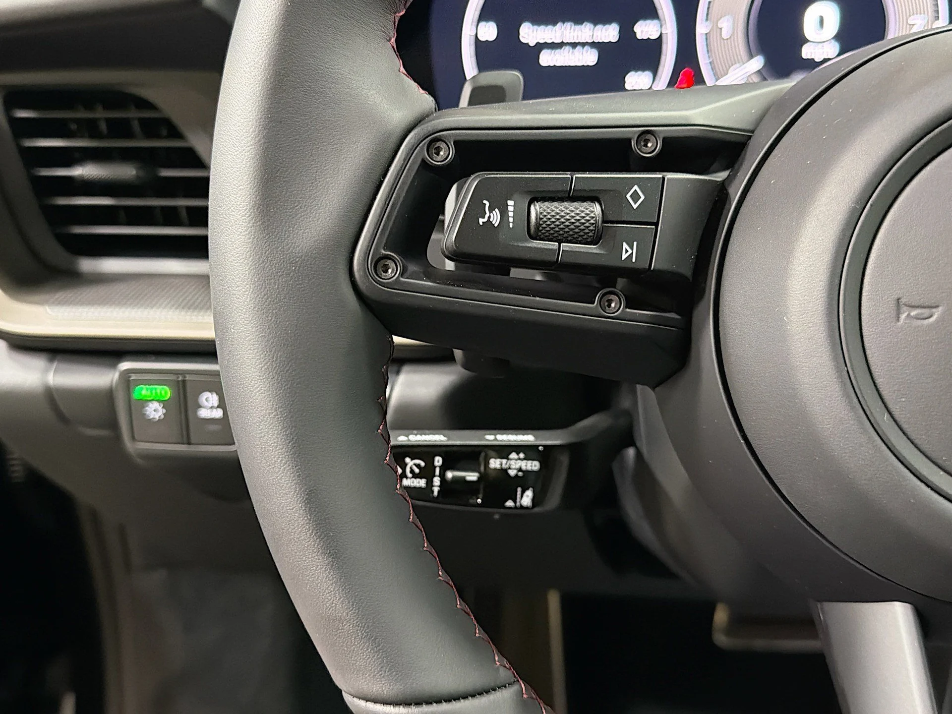 mph033_908522730_b7784aa7fa3bf22ab9955c3050d817d1_a3d631bcfd