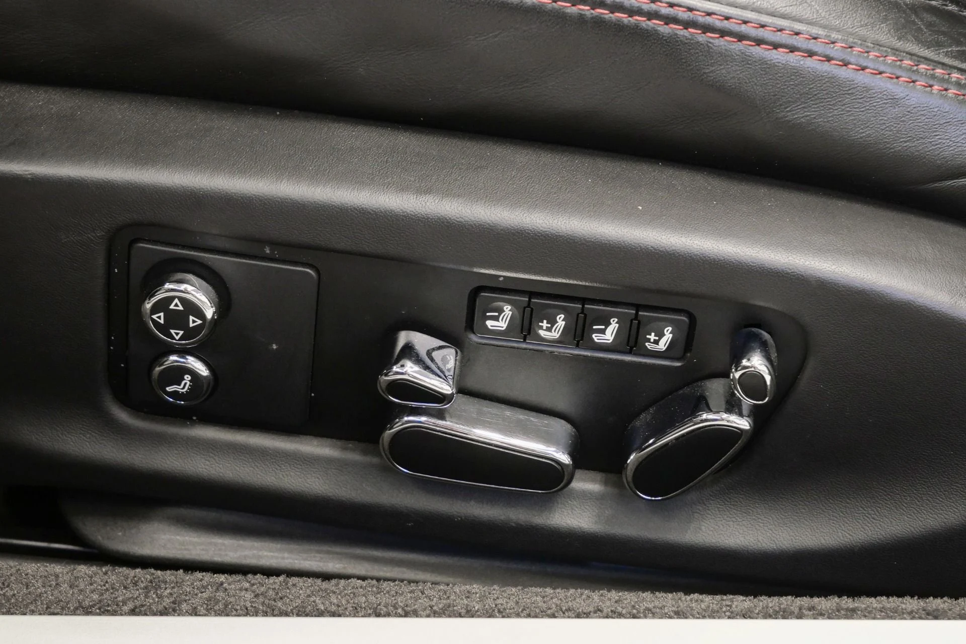 mph033_9163035_Used_2020_Bentley_Continental_GTC_V8_Blackline_Specification_Front_Seat_Comfort_Specification_1768247283_b32d817d91