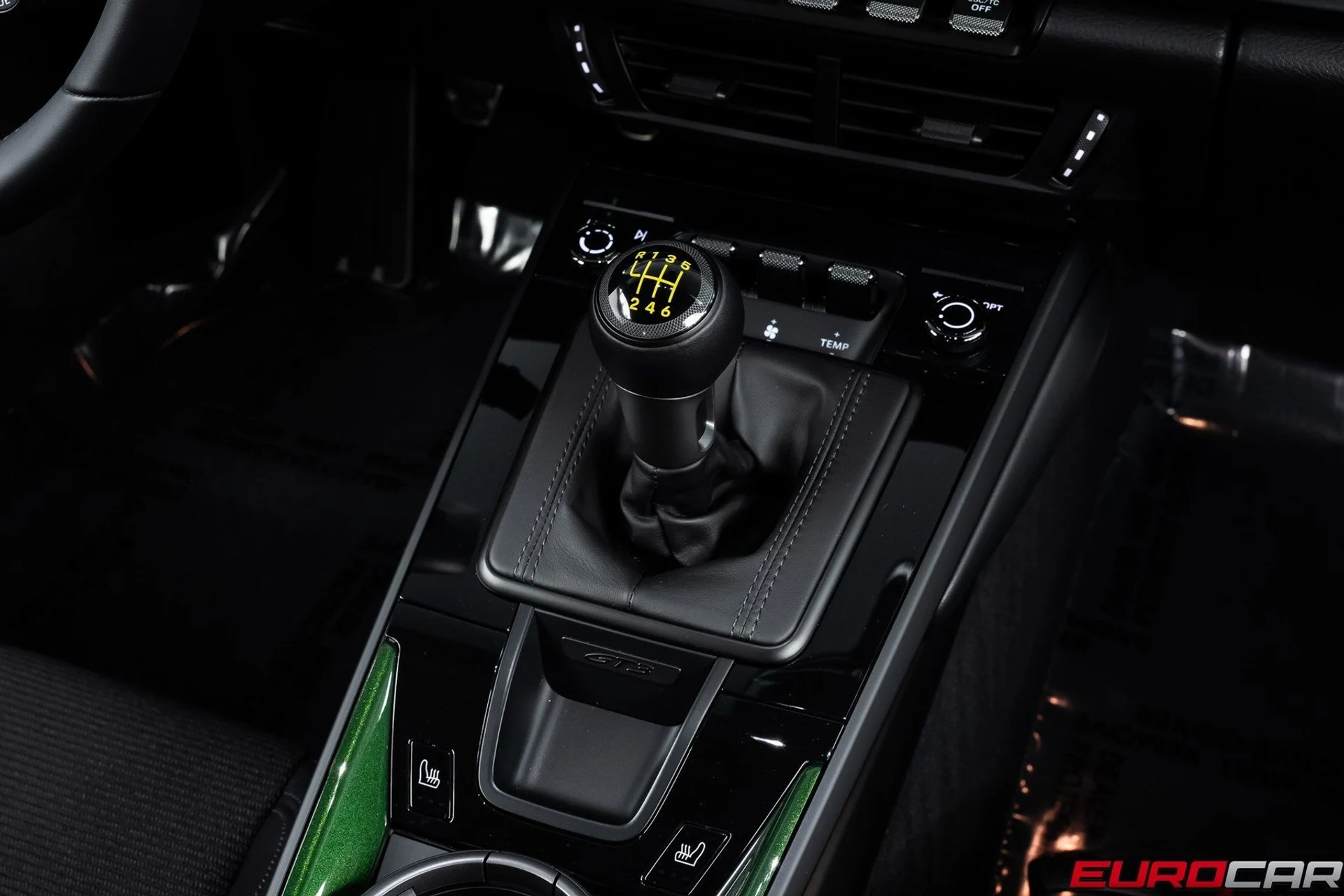 mph033_918417375_image_34_b7b9bf9235