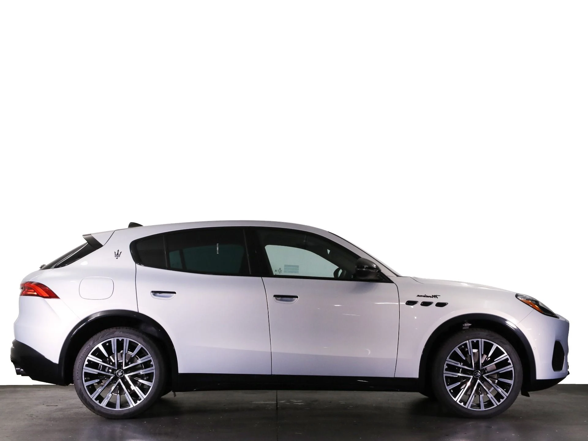 mph033_921254037_New_2025_Maserati_Grecale_Modena_1768457699_eb76701405