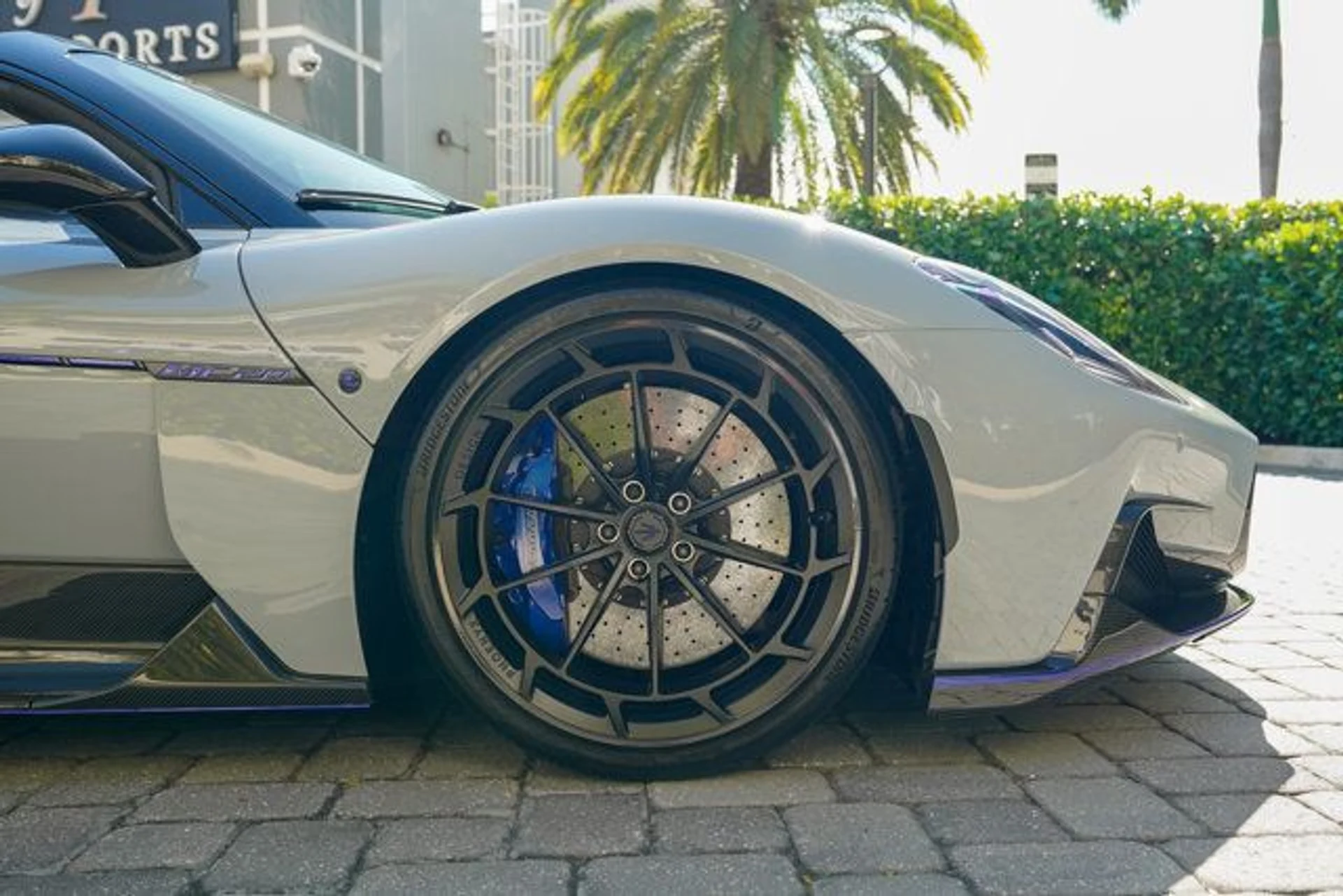 mph033_932714903_22967480_34_640_6f98041f46