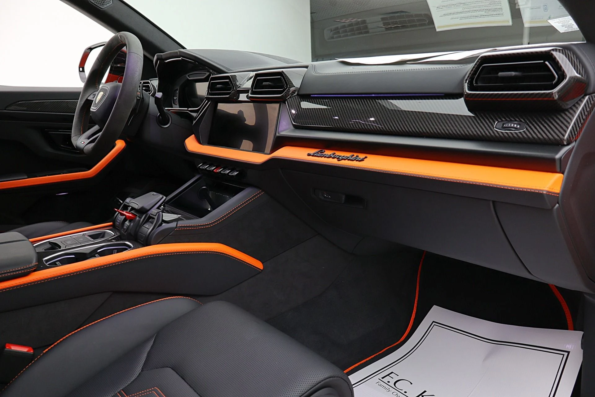 mph033_937399316_Used_2025_Lamborghini_Urus_SELEASE_OPTIONS_AVAILABLE_80a4ce84f8