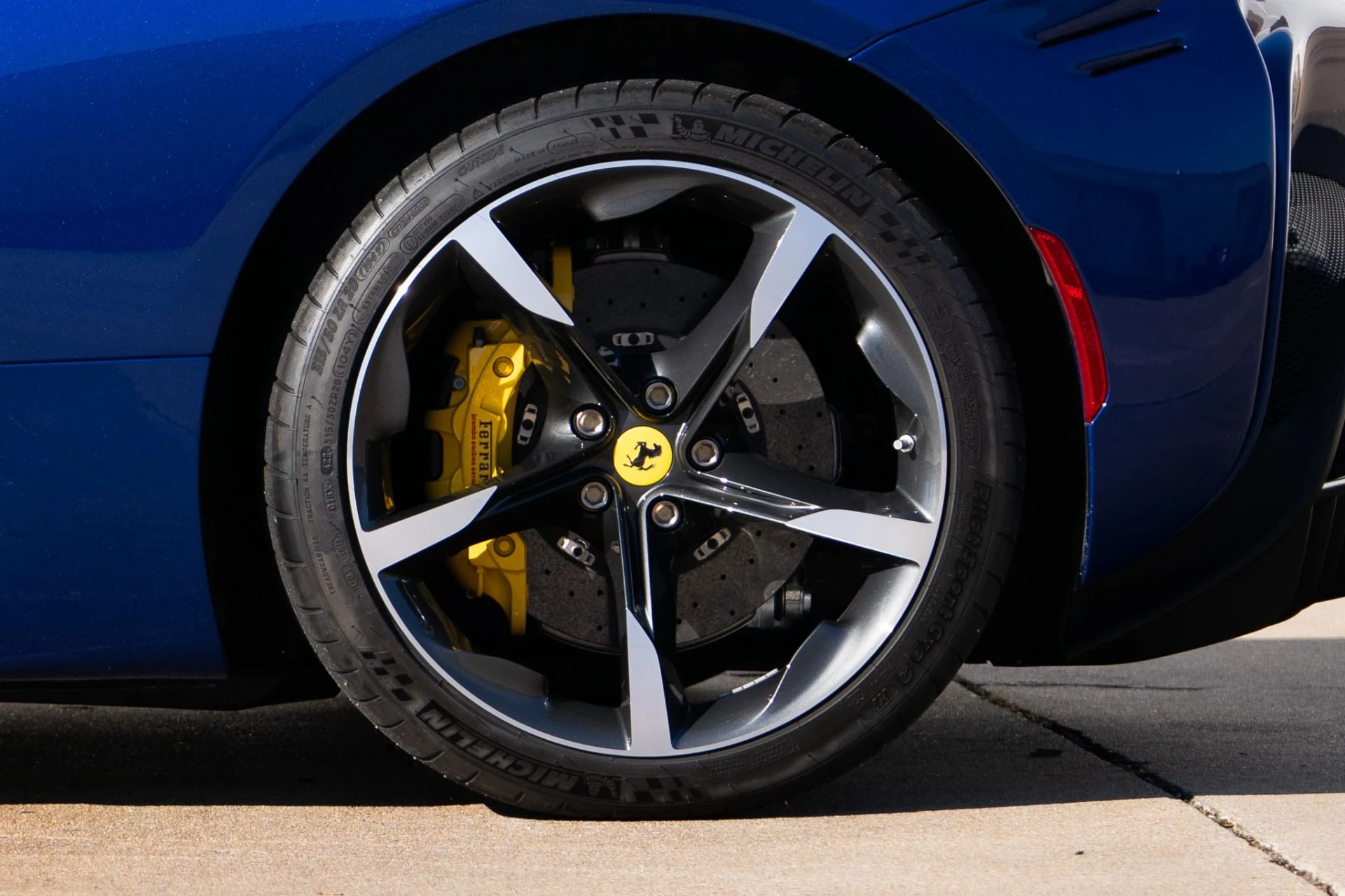 mph033_951389329_Used_2025_Ferrari_SF_90_Spider_1768411390_339408293d