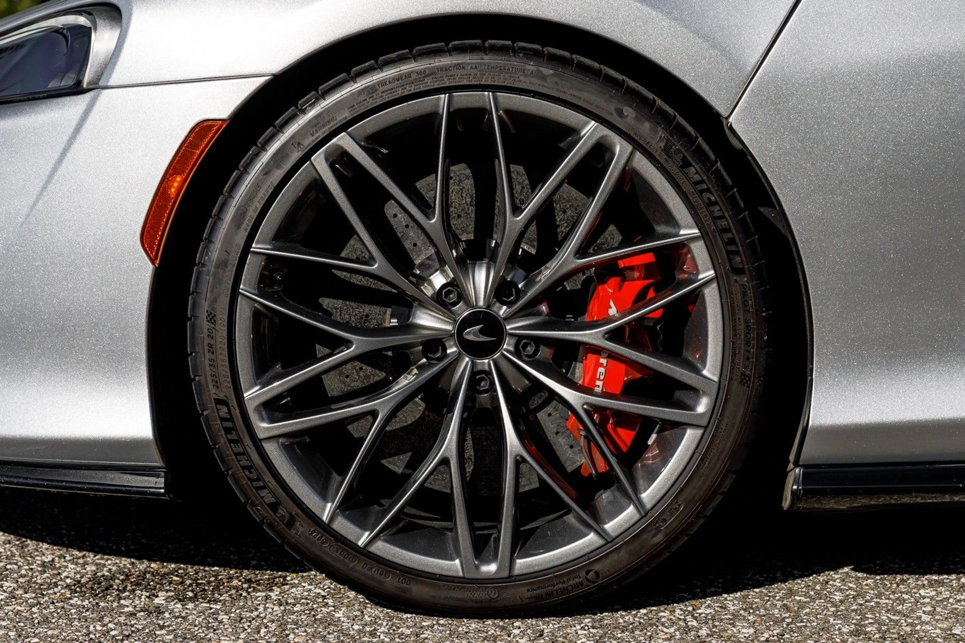 mph033_962174993_632_p34_l_eb790b27ac