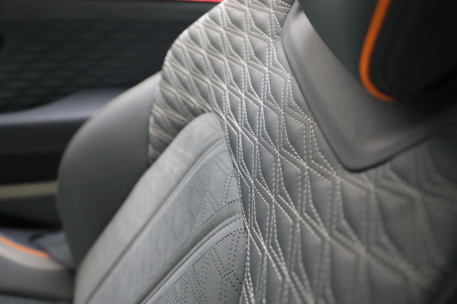mph033_97013758_New_2025_Bentley_Continental_GT_Speed_First_Edition_3bb4129b58