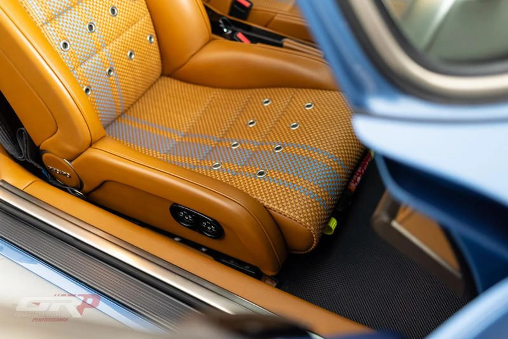 mph033_972230815_E5253638_48_E0_40_B3_BA_4_A_D8858688_F3_DE_bfa70f29e3